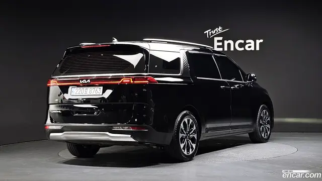Main__Slider__Photo:Canival Kia 2023.8-1