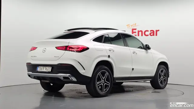 Main__Slider__Photo:GLE-Class Mercedes-Benz 2020.11-1