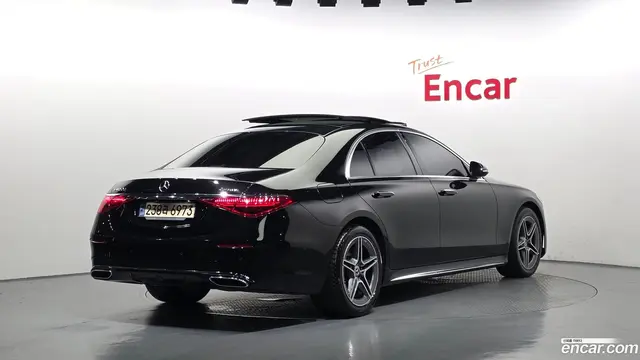 Main__Slider__Photo:S-Class Mercedes-Benz 2021.4-1
