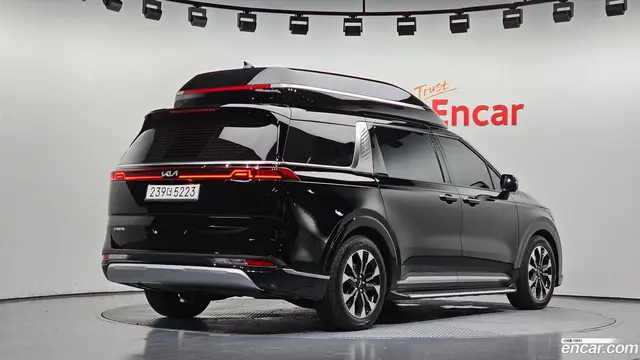 Main__Slider__Photo:Canival Kia 2023.3-1