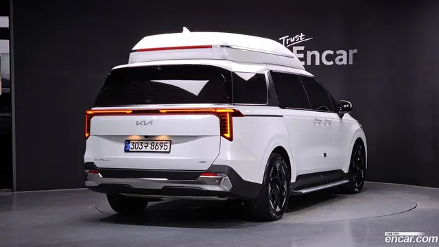 Main__Slider__Photo:Canival Kia 2024.8-1