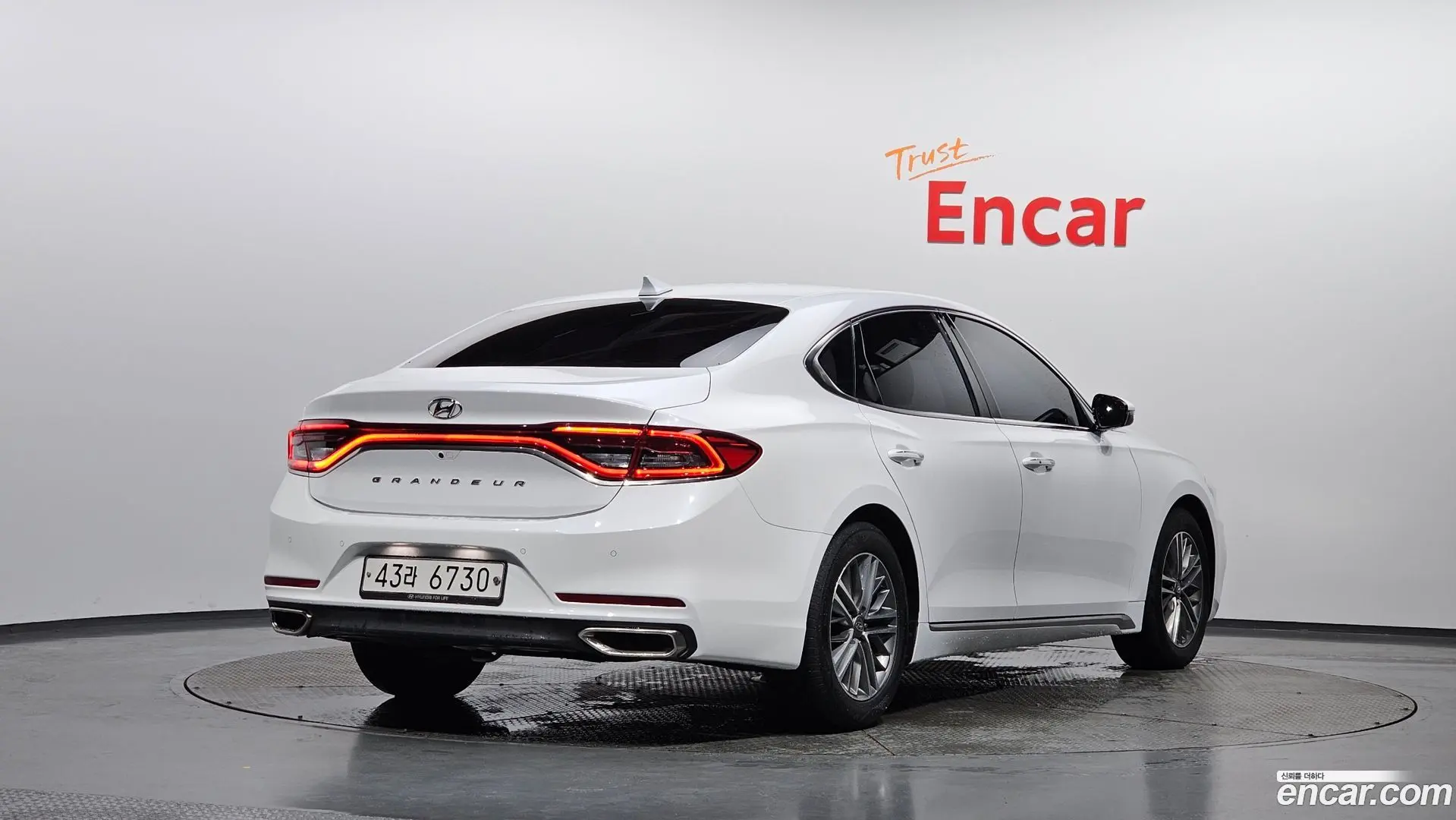 Main__Slider__Photo:Grandeur Hyundai 2019.2-1