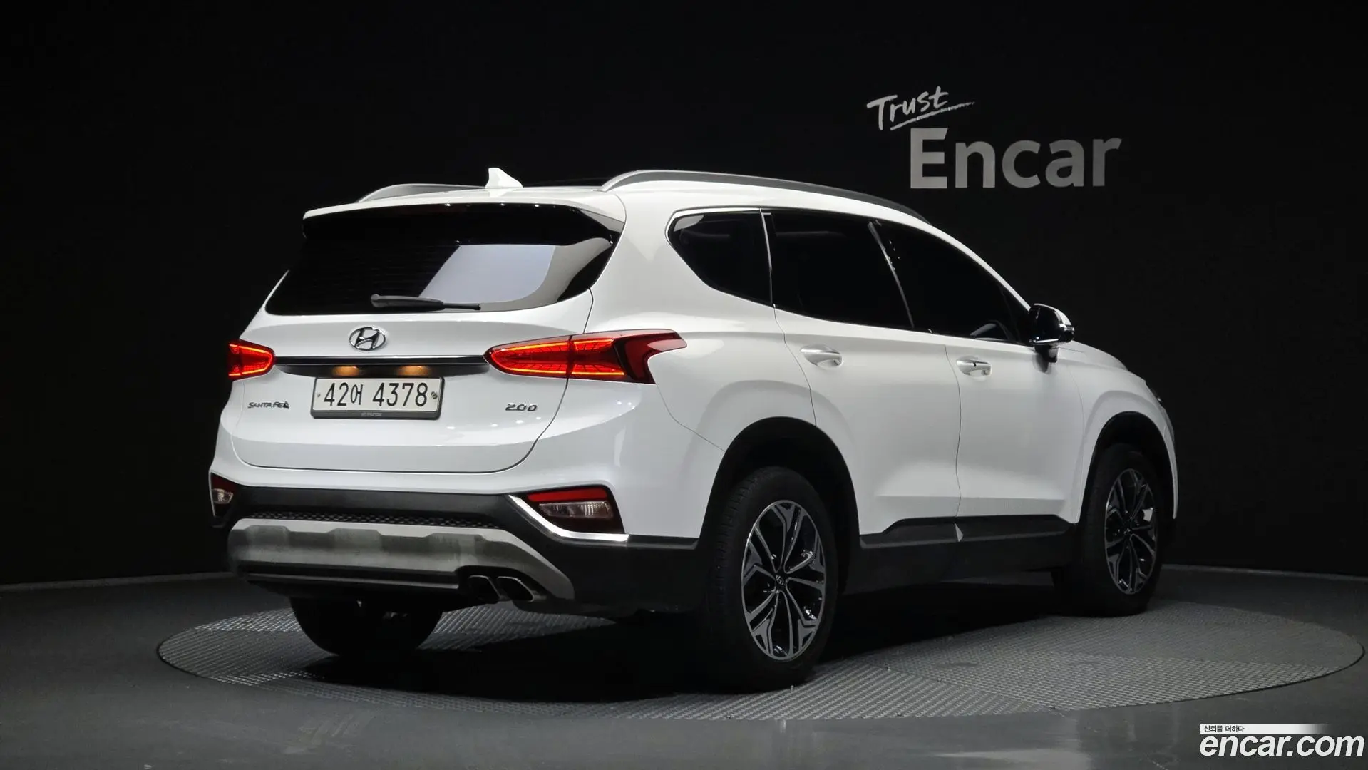 Main__Slider__Photo:Santafe Hyundai 2018.7-1