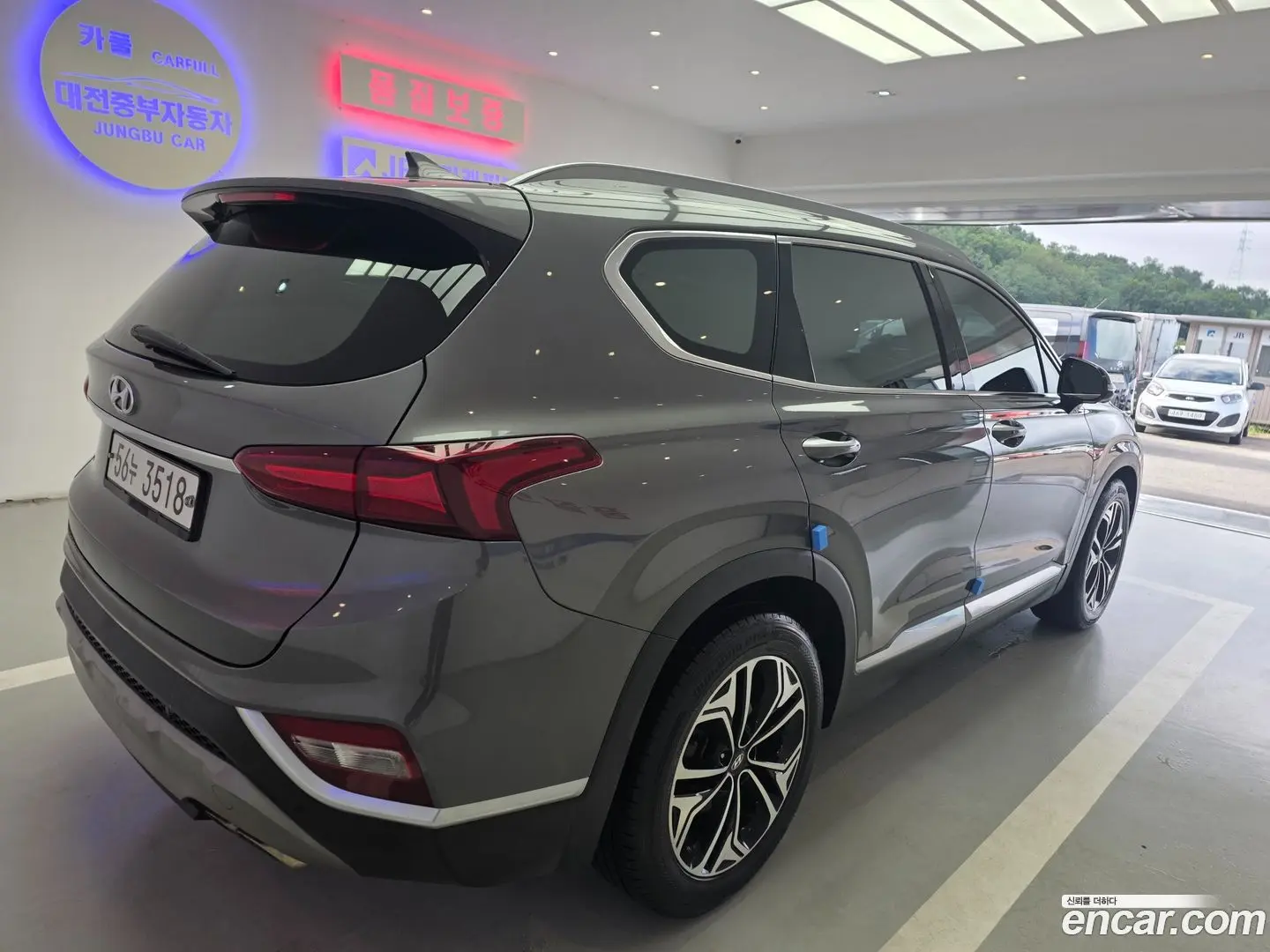 Main__Slider__Photo:Santafe Hyundai 2019.5-1