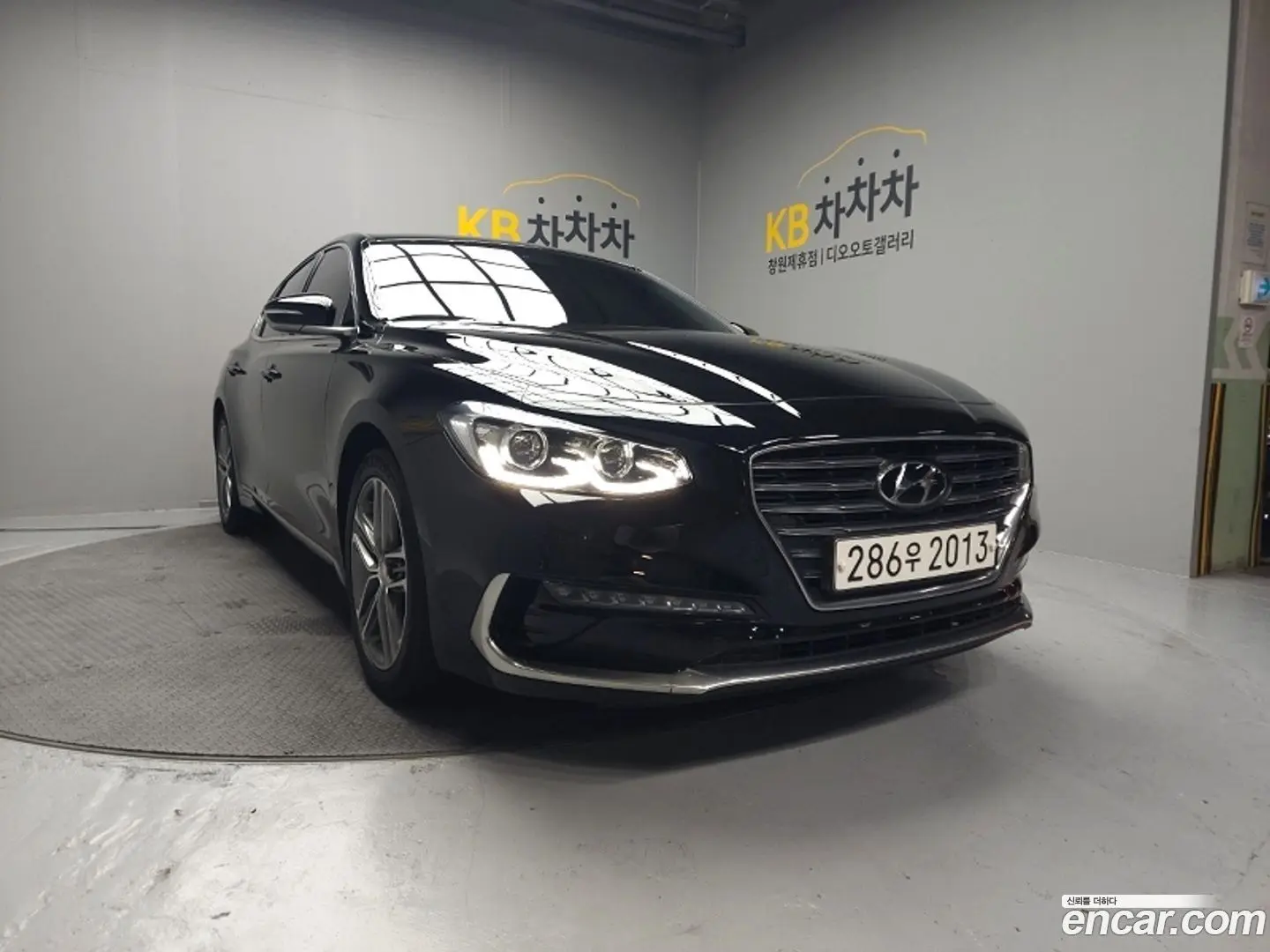 Main__Slider__Photo:Grandeur Hyundai 2018.1-1
