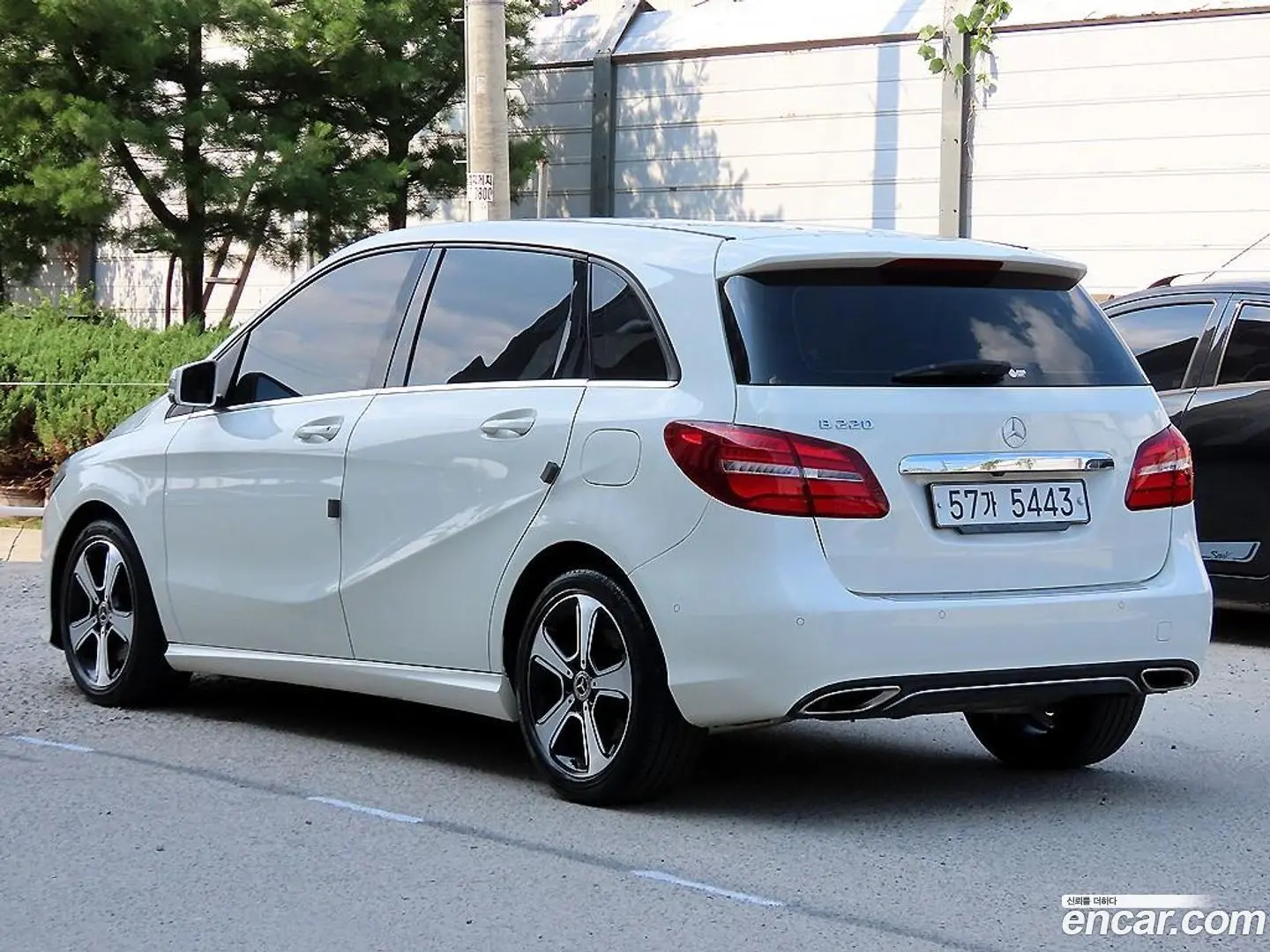 Main__Slider__Photo:B-Class Mercedes-Benz 2018.4-1