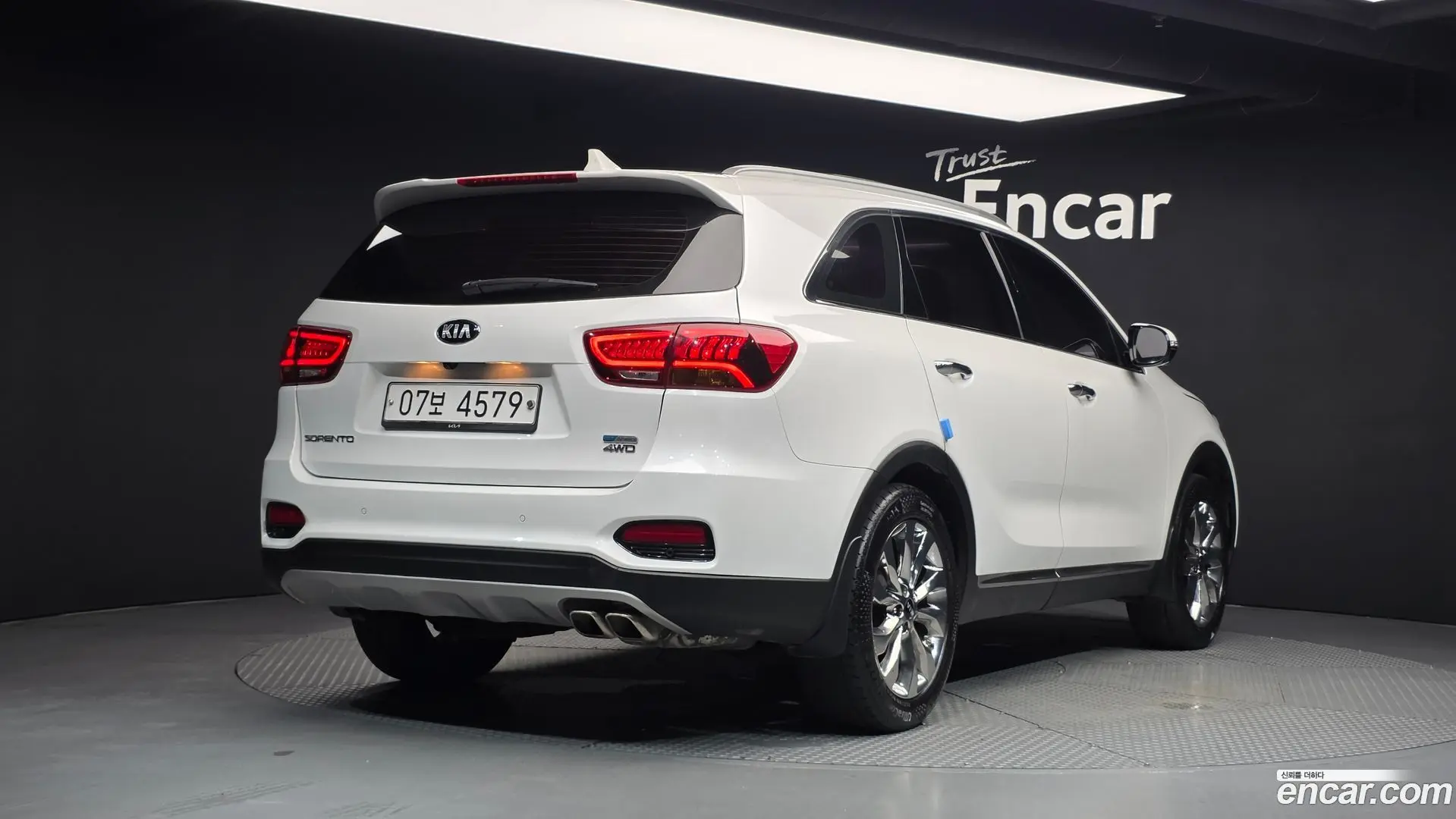 Main__Slider__Photo:Sorento Kia 2017.9-1