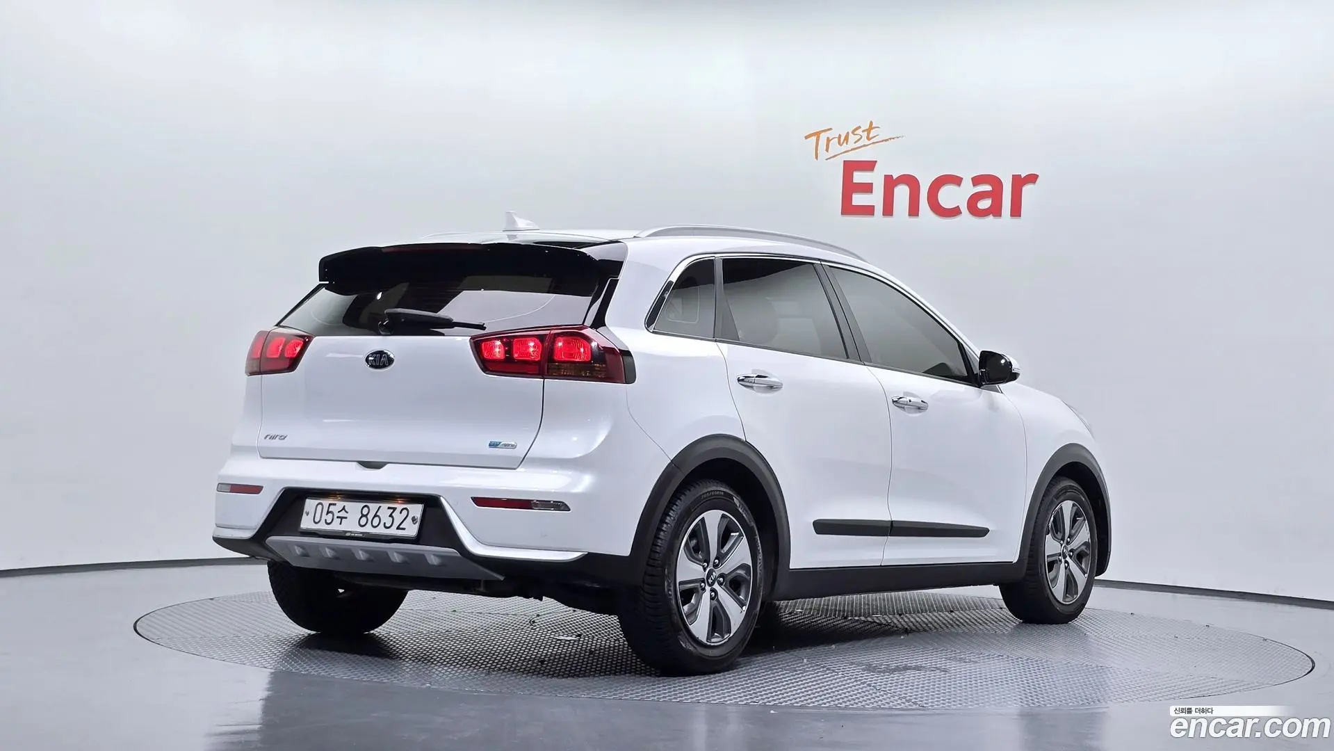 Main__Slider__Photo:Niro Kia 2017.3-1