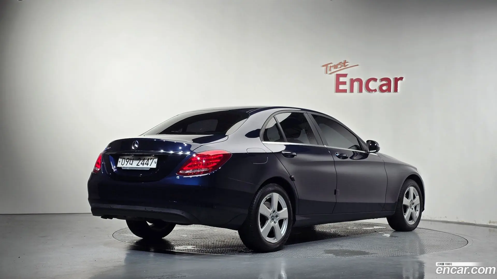 Main__Slider__Photo:C-Class Mercedes-Benz 2018.0-1