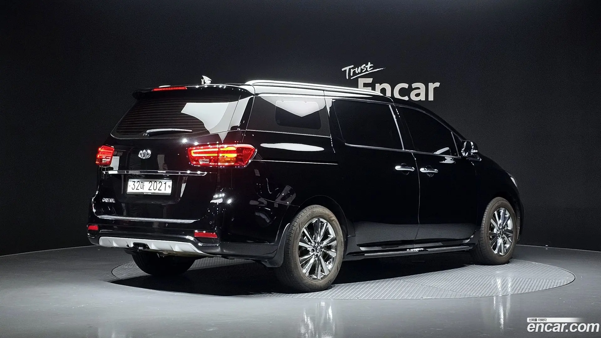 Main__Slider__Photo:Canival Kia 2019.3-1