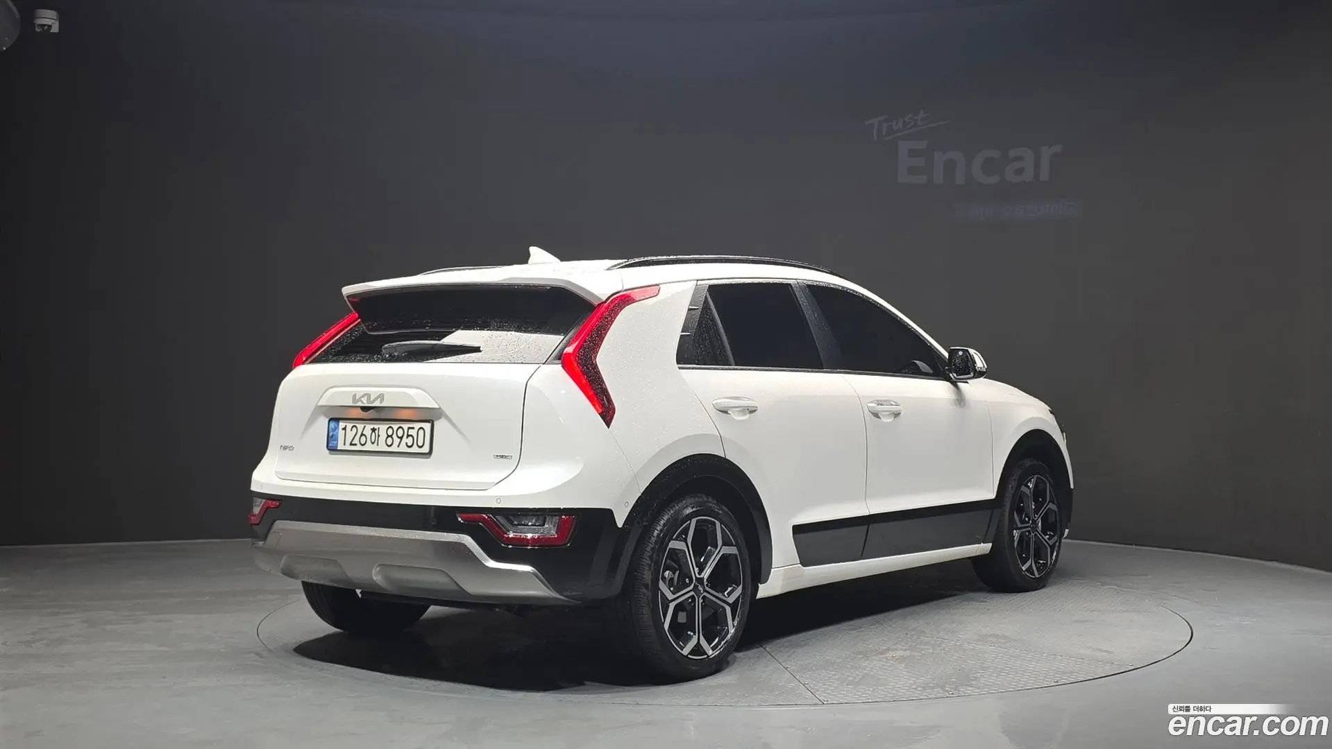 Main__Slider__Photo:Niro Kia 2022.6-1