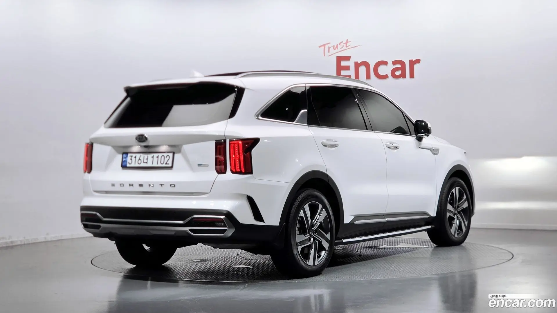 Main__Slider__Photo:Sorento Kia 2020.6-1