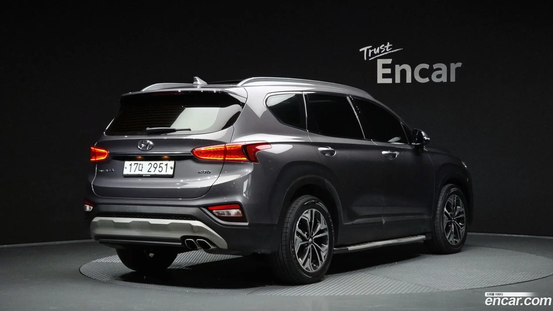 Main__Slider__Photo:Santafe Hyundai 2018.11-1