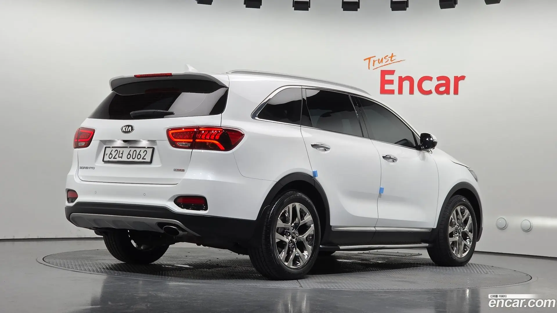 Main__Slider__Photo:Sorento Kia 2019.4-1