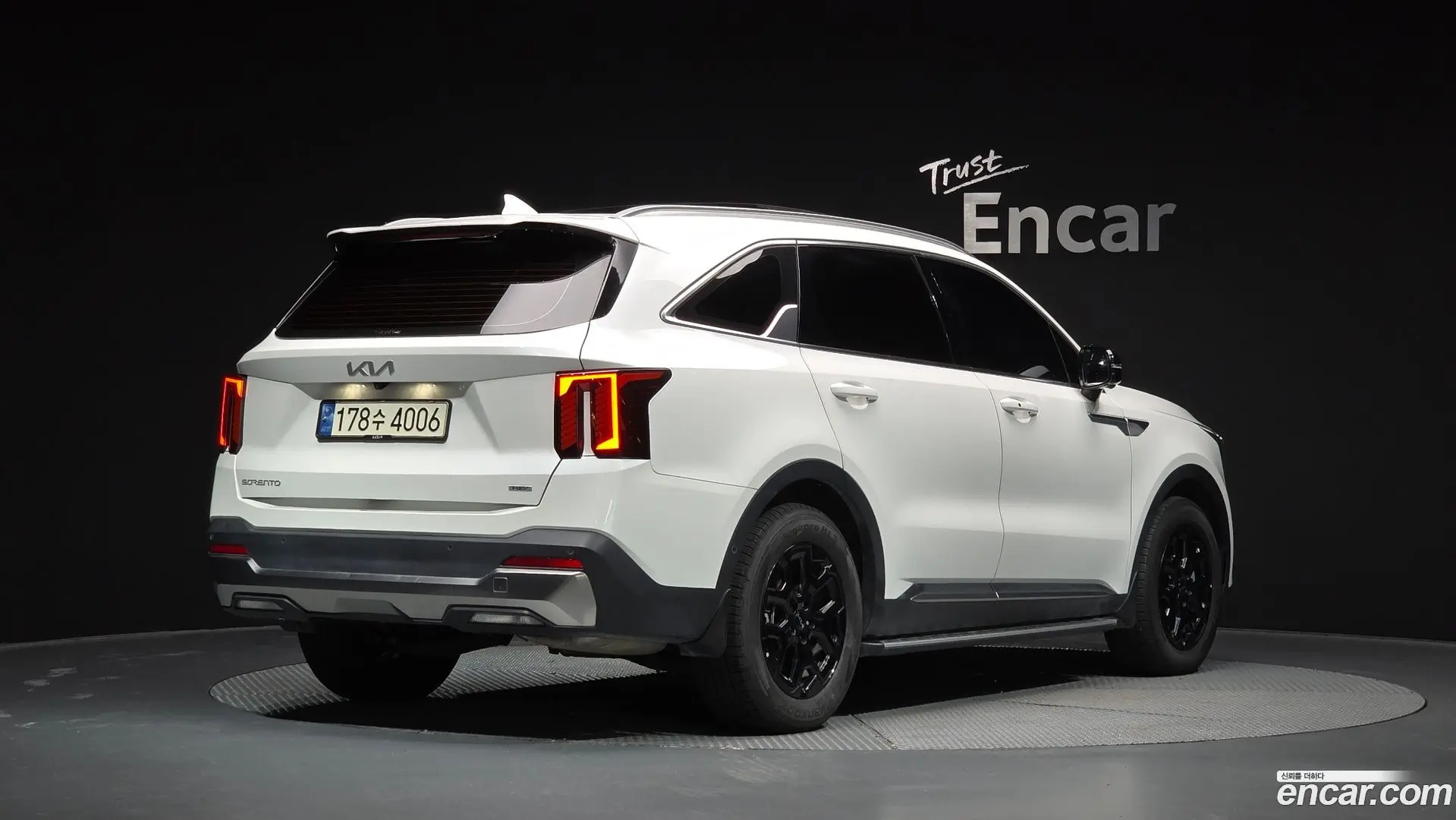 Main__Slider__Photo:Sorento Kia 2024.3-1