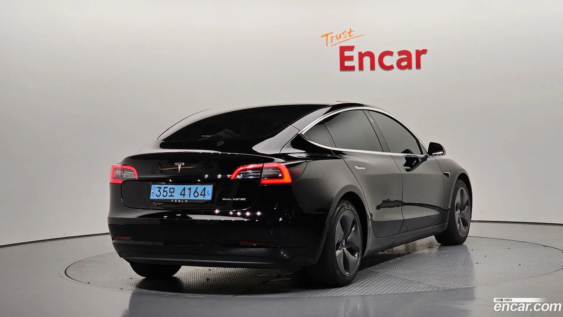 Main__Slider__Photo:Model 3 Tesla 2020.7-1