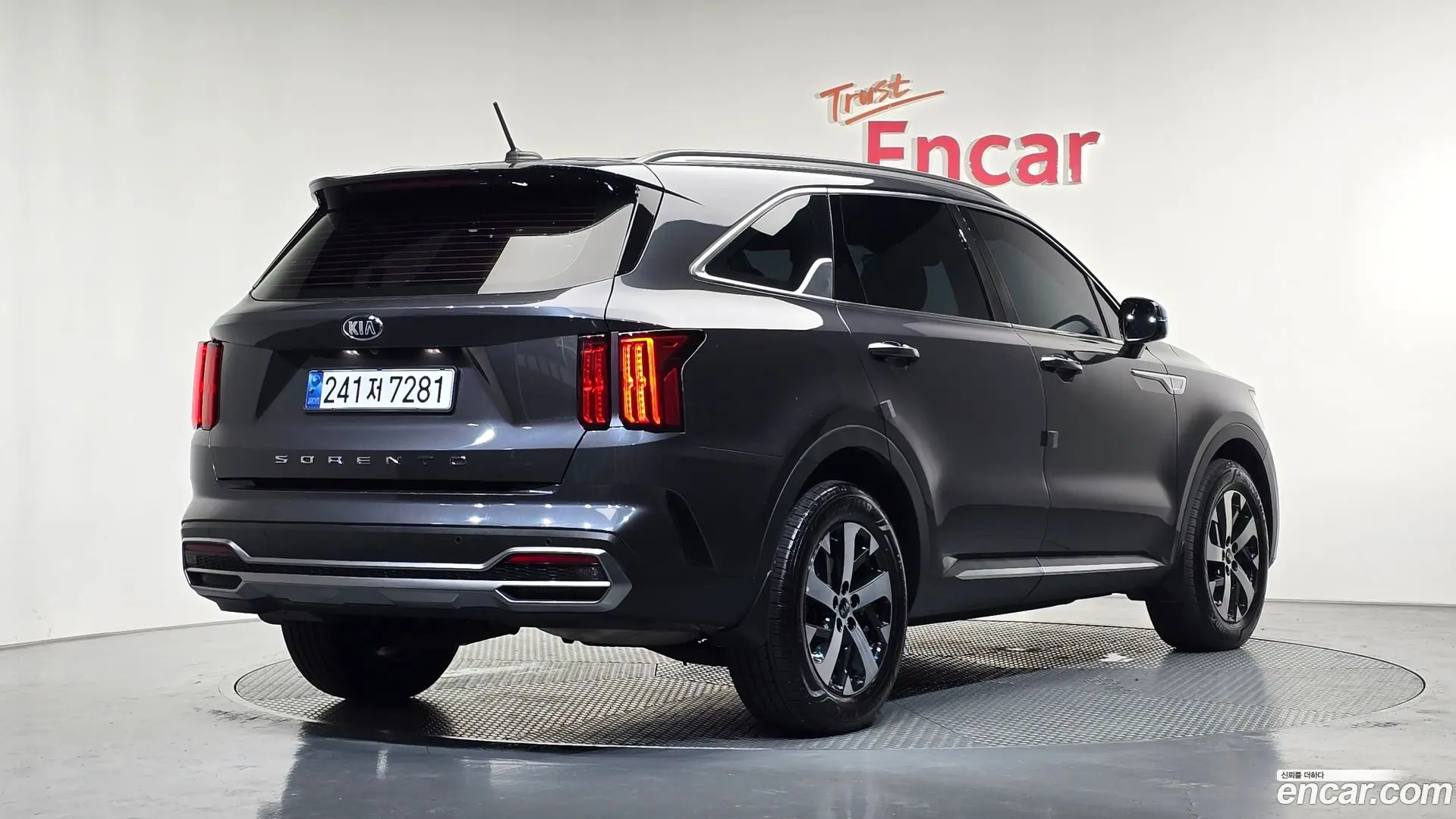 Main__Slider__Photo:Sorento Kia 2020.6-1