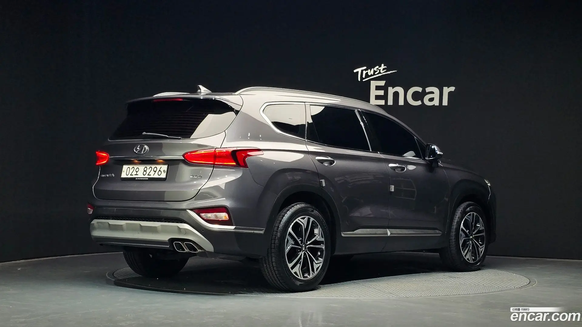 Main__Slider__Photo:Santafe Hyundai 2018.3-1