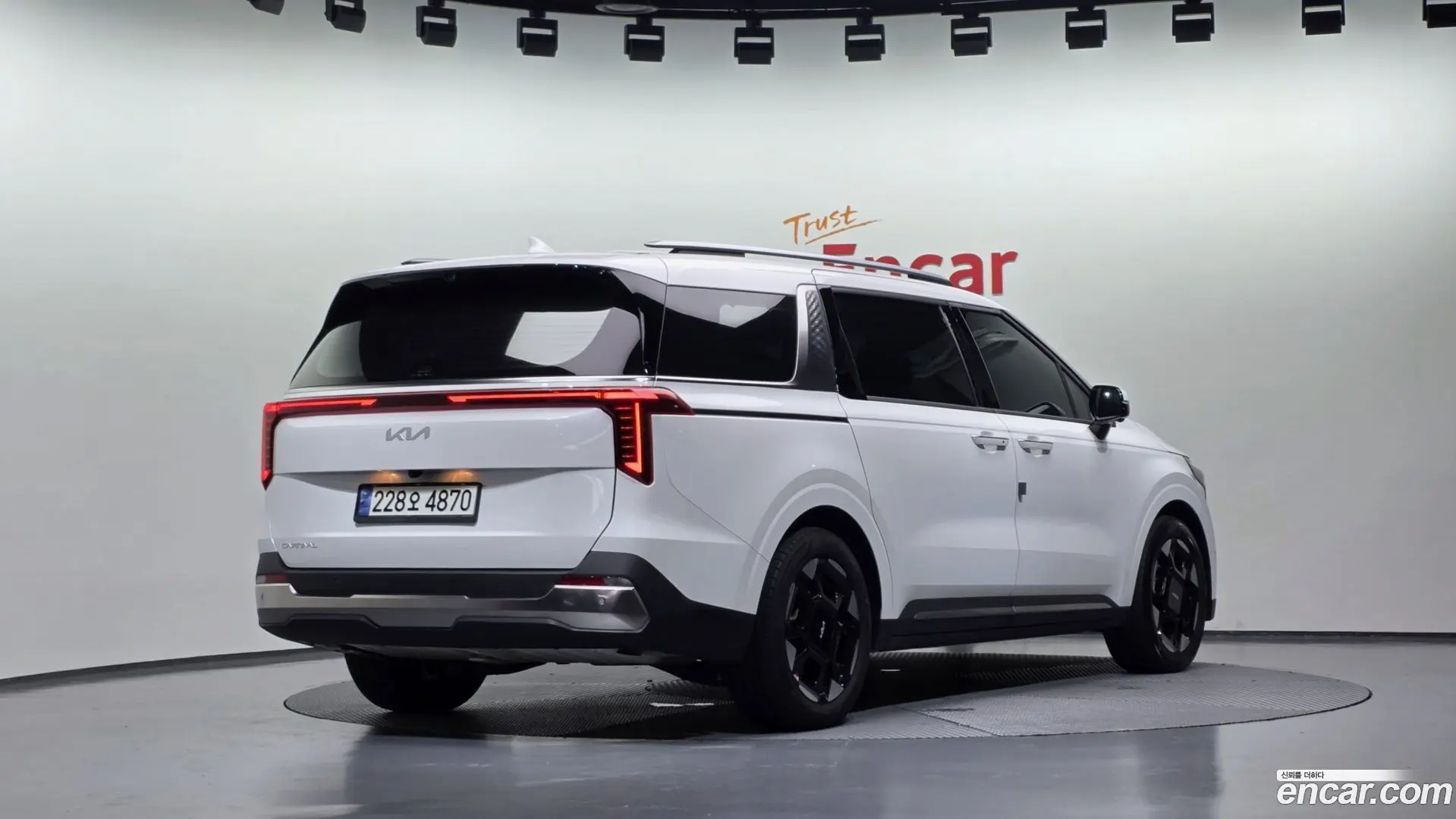 Main__Slider__Photo:Canival Kia 2024.6-1