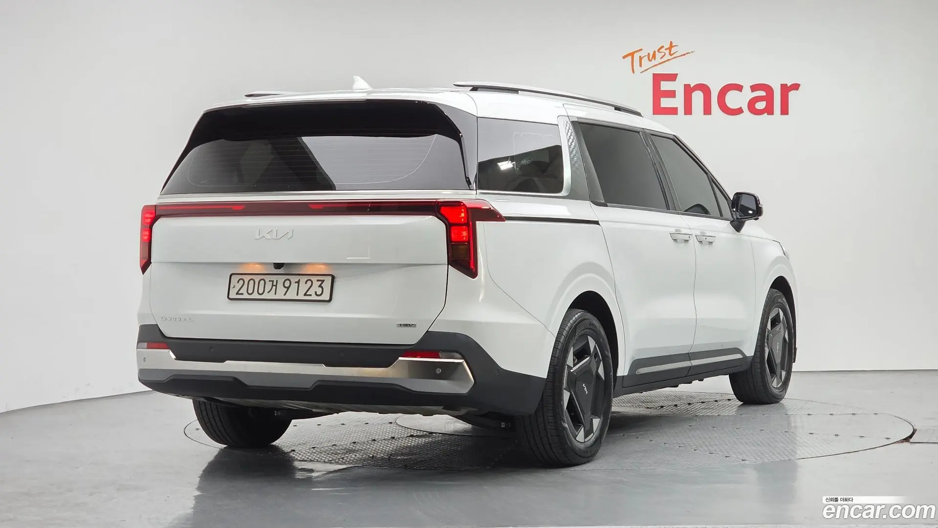 Main__Slider__Photo:Canival Kia 2024.11-1