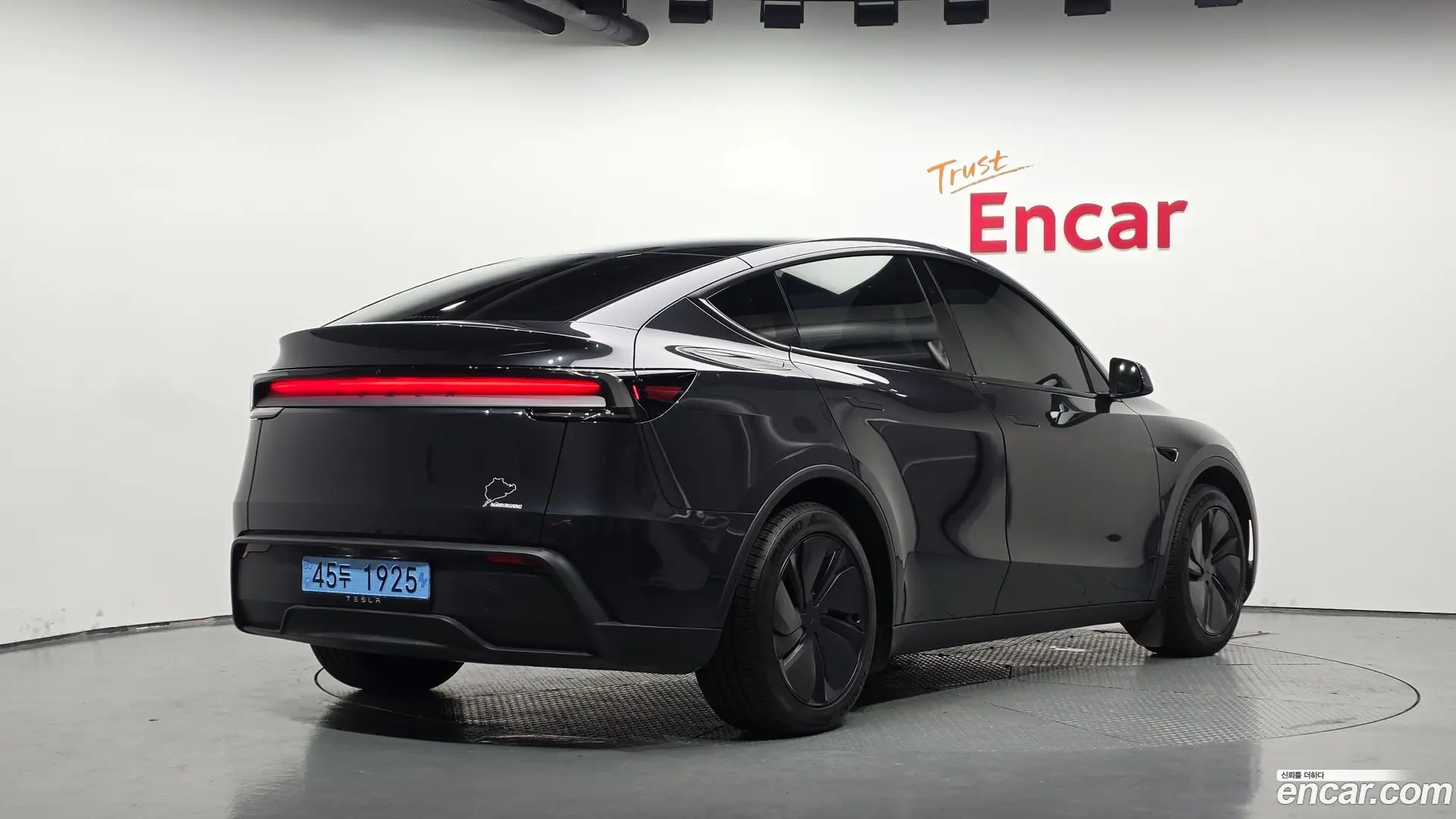 Main__Slider__Photo:Model Y Tesla 2025.7-1