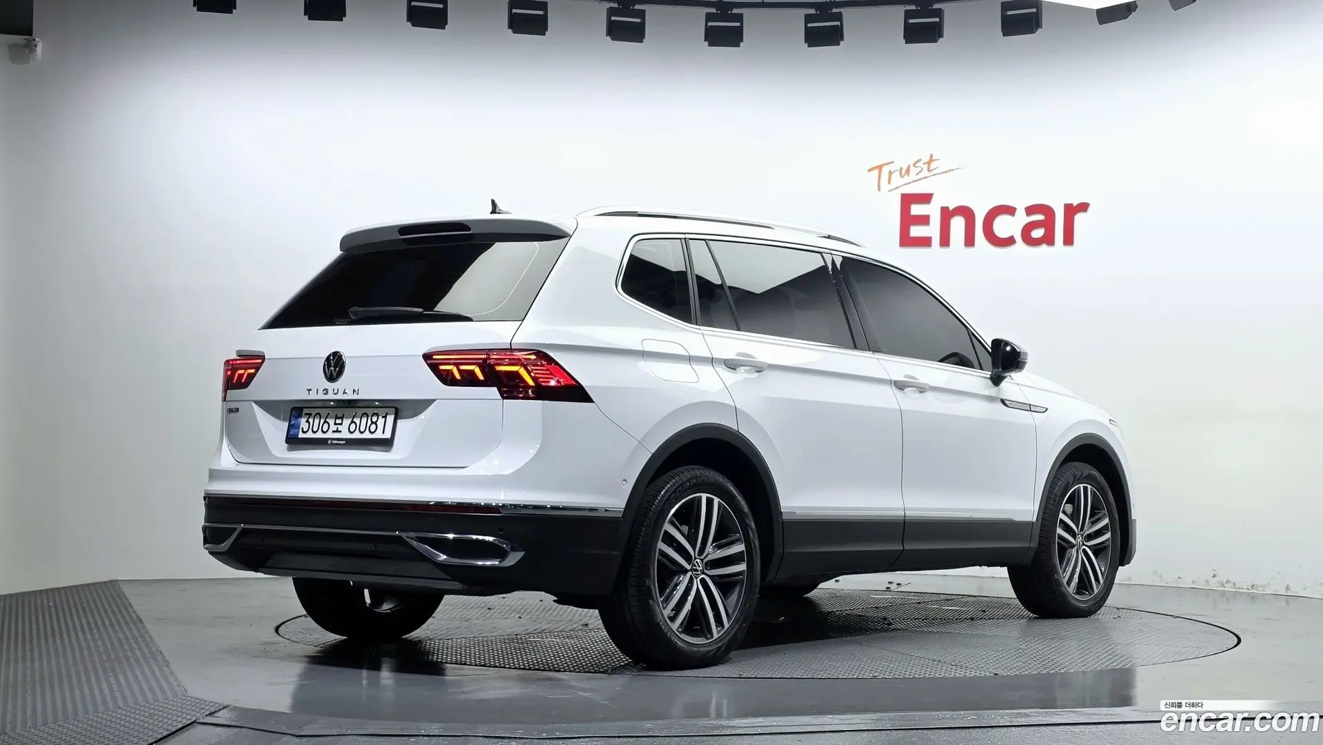 Main__Slider__Photo:Tiguan Volkswagen 2022.10-1
