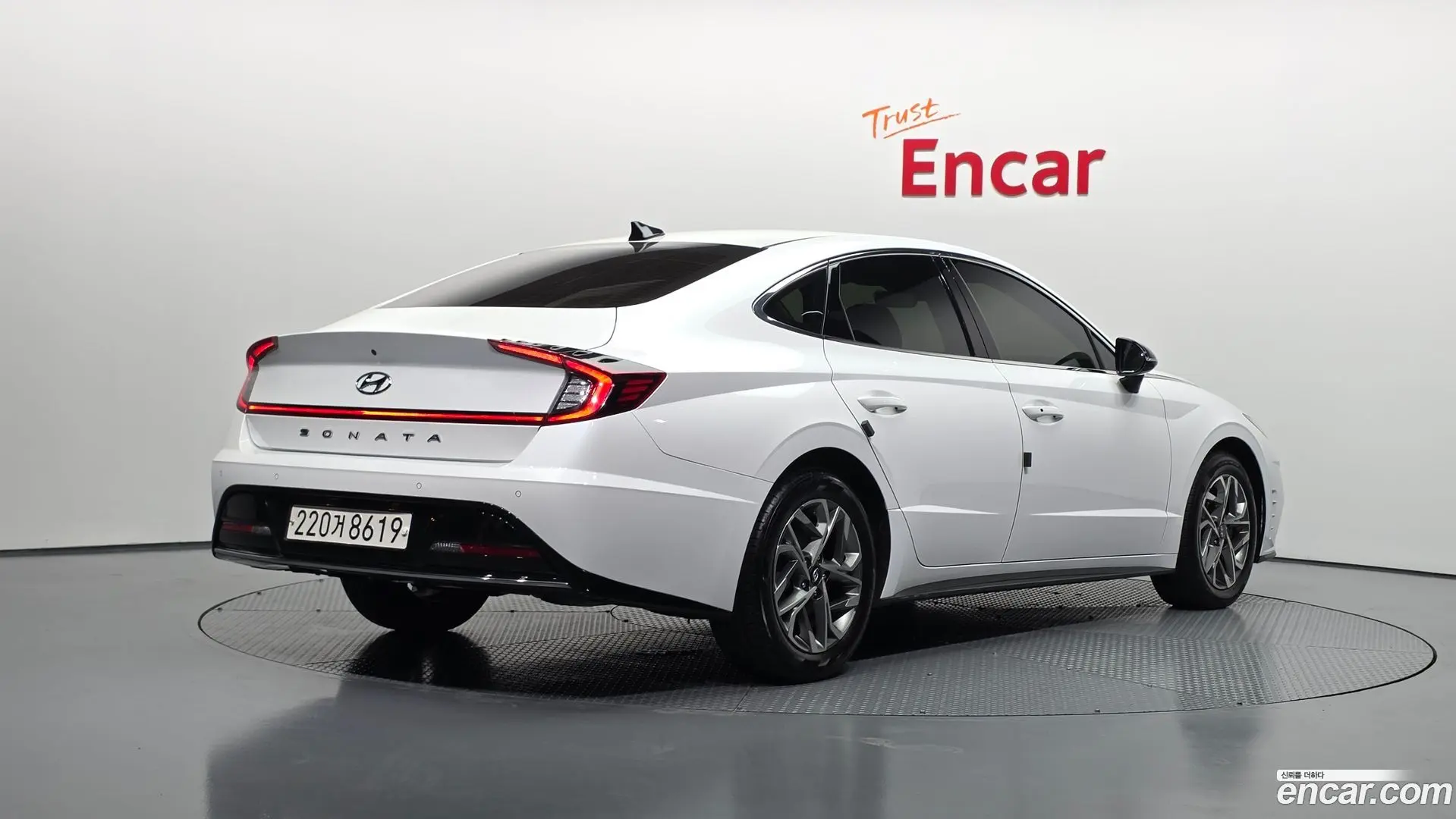 Main__Slider__Photo:Sonata Hyundai 2022.3-1