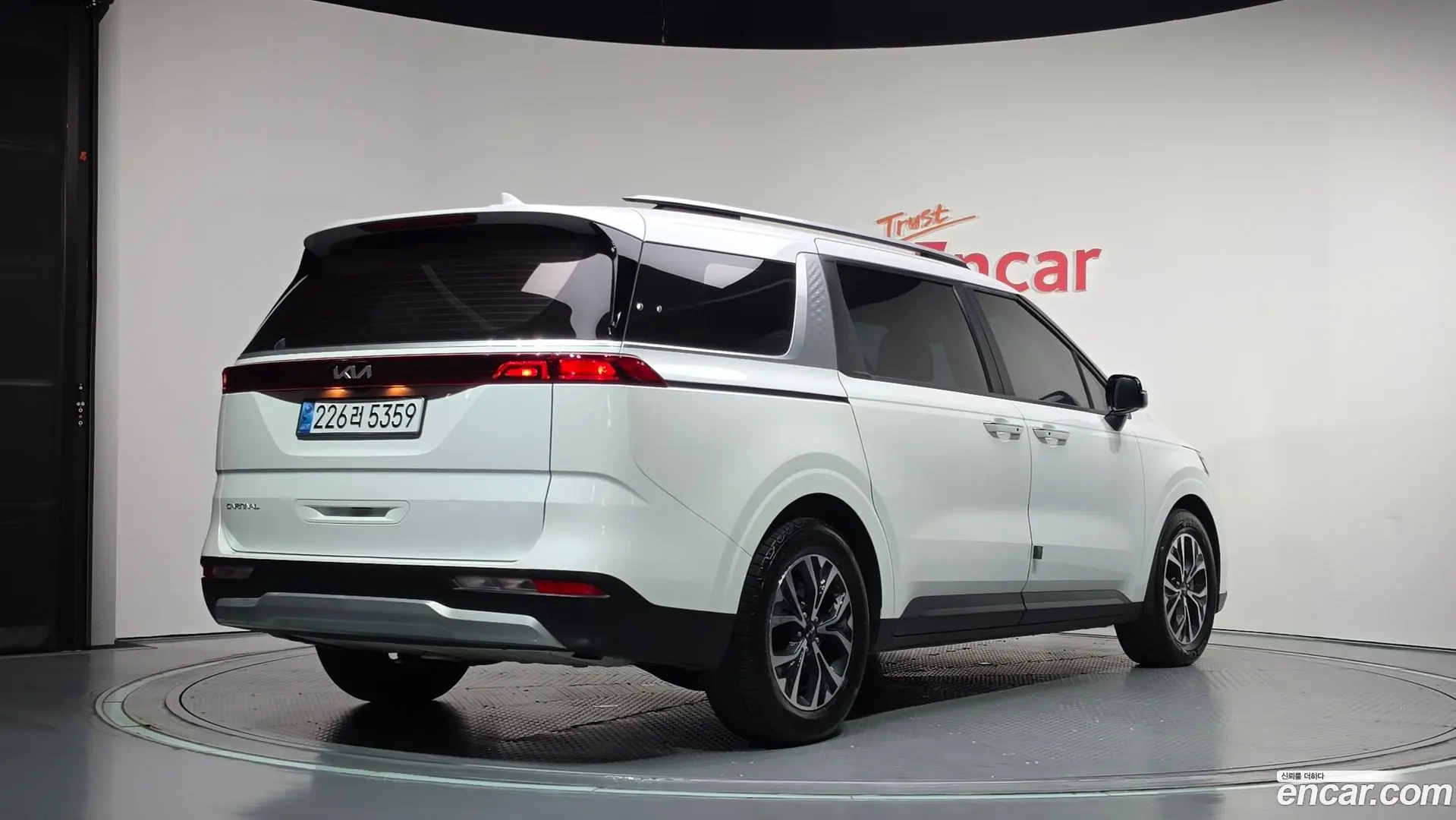 Main__Slider__Photo:Canival Kia 2022.11-1