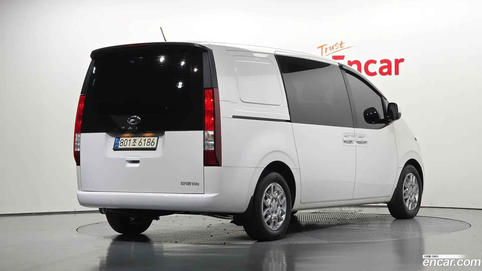 Main__Slider__Photo:Staria Hyundai 2022.0-1