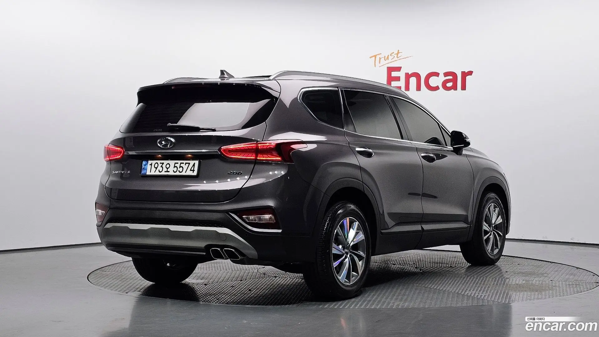 Main__Slider__Photo:Santafe Hyundai 2019.1-1