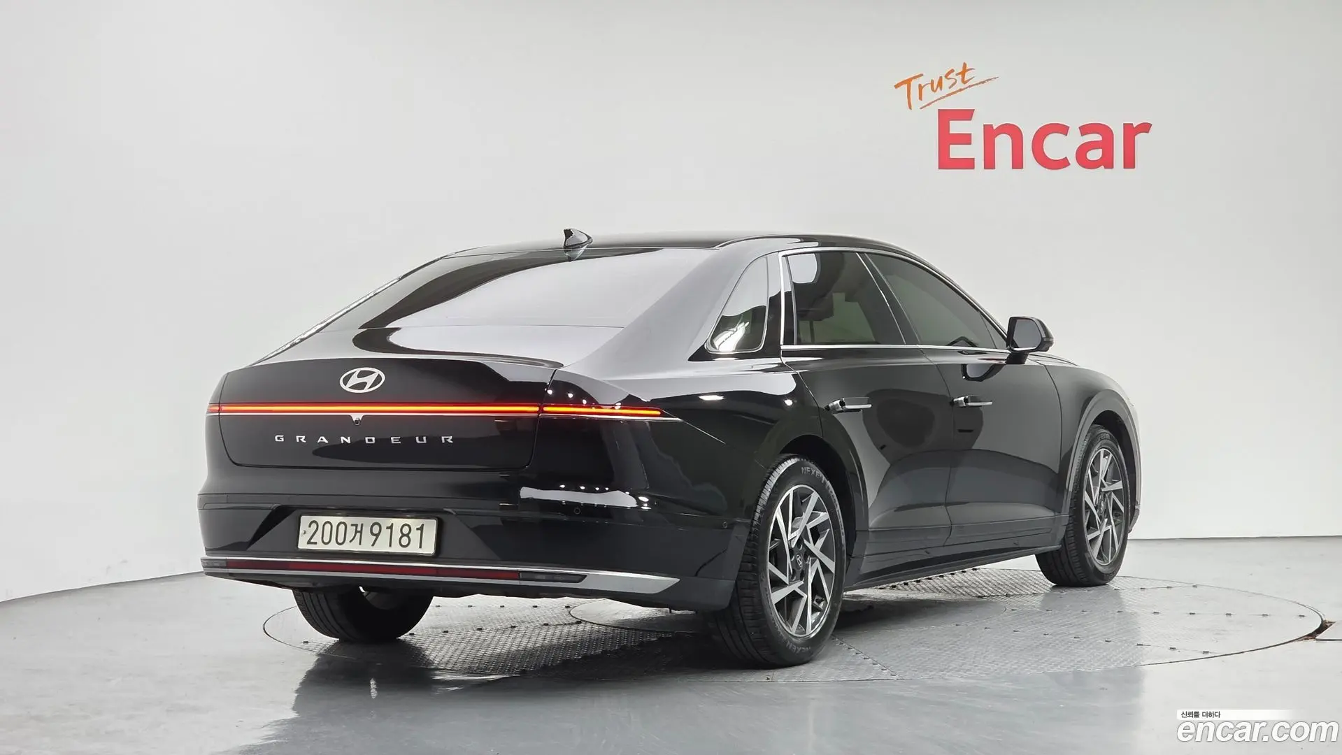 Main__Slider__Photo:Grandeur Hyundai 2023.10-1