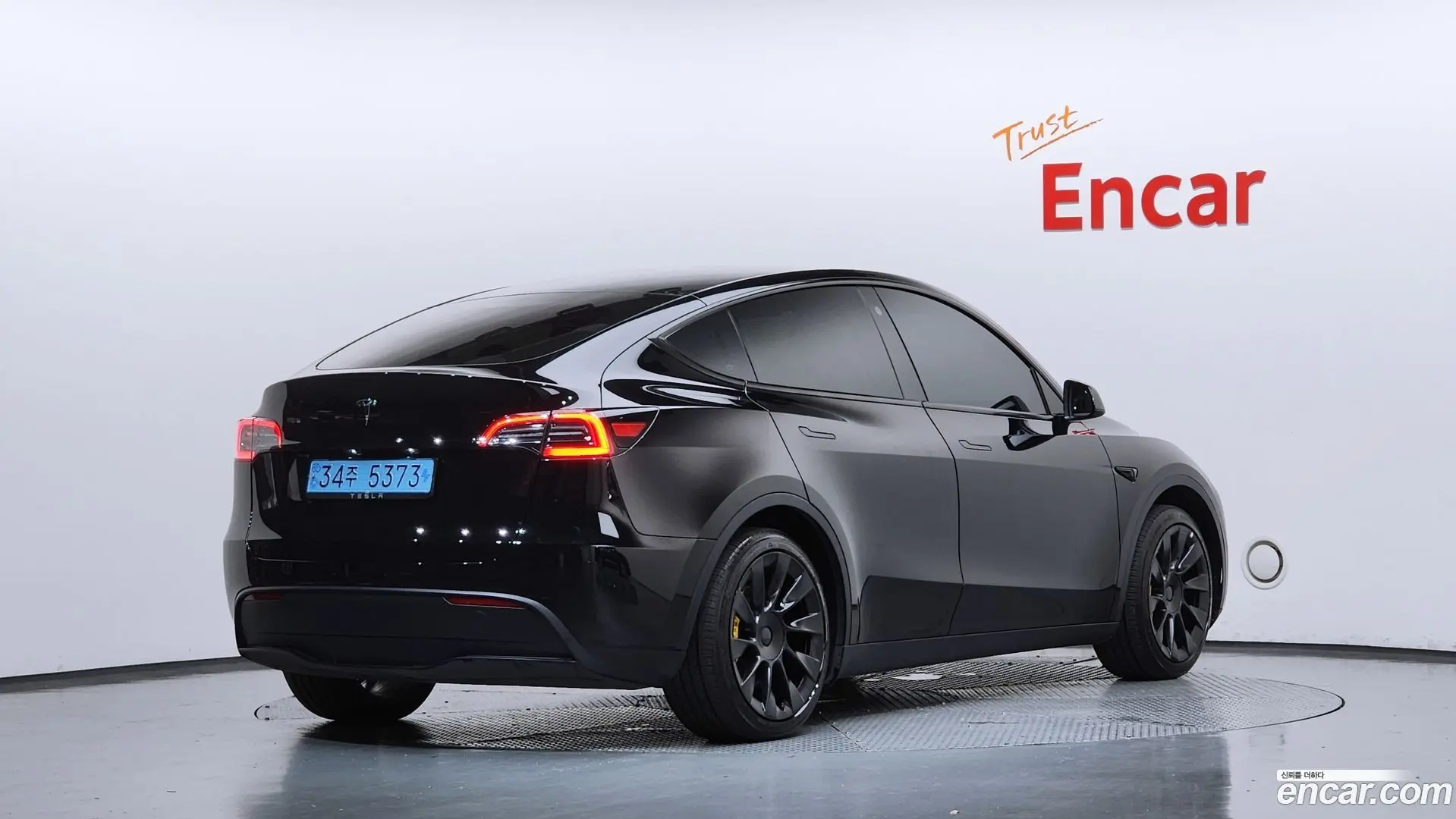 Main__Slider__Photo:Model Y Tesla 2023.9-1
