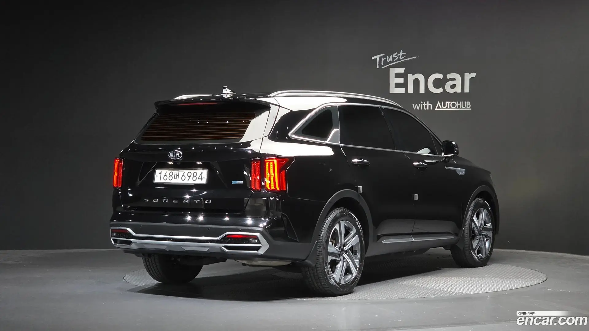 Main__Slider__Photo:Sorento Kia 2021.2-1