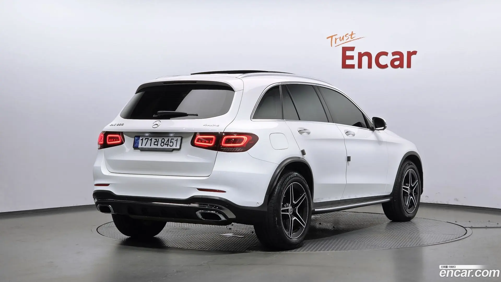 Main__Slider__Photo:GLC-Class Mercedes-Benz 2022.7-1