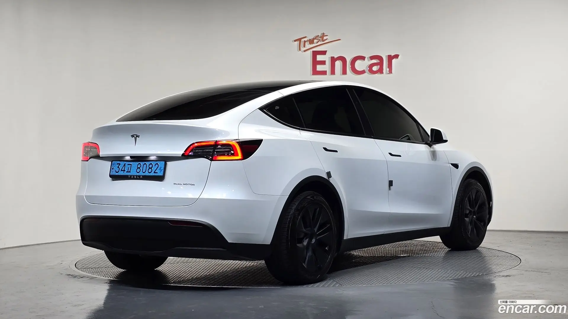 Main__Slider__Photo:Model Y Tesla 2024.5-1