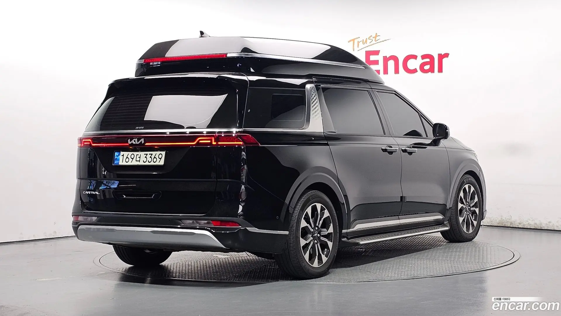 Main__Slider__Photo:Canival Kia 2022.0-1