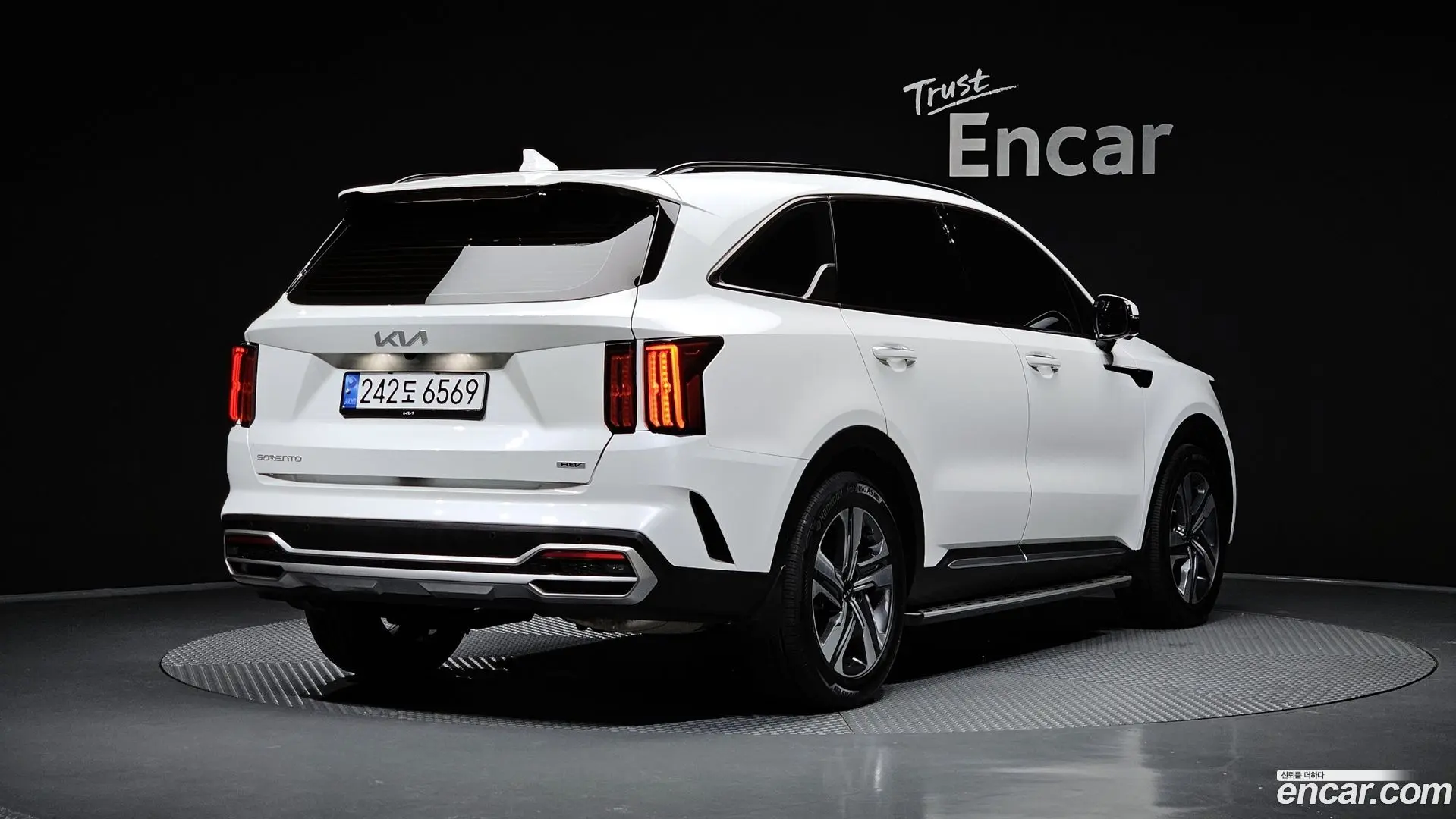 Main__Slider__Photo:Sorento Kia 2023.6-1