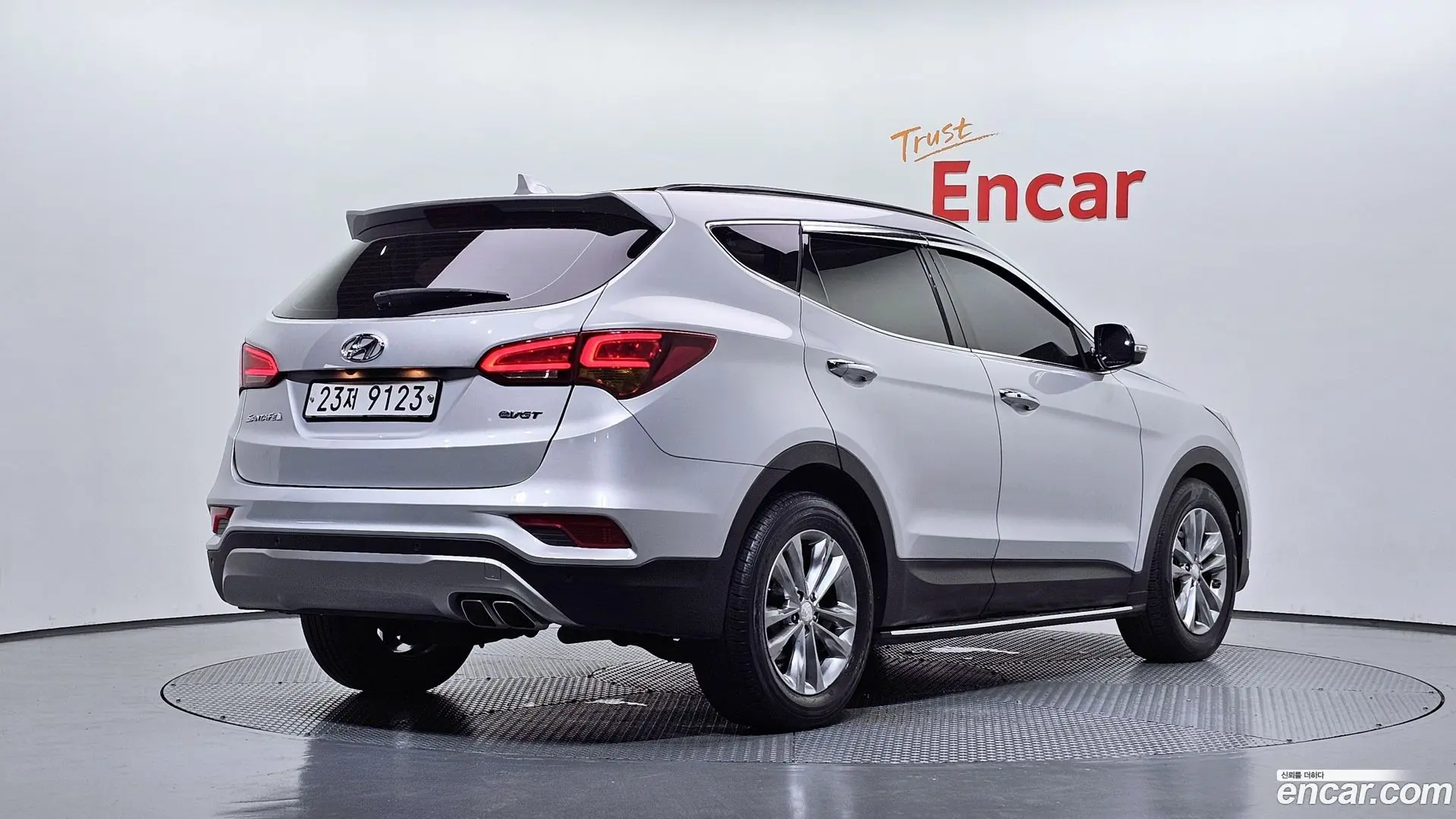 Main__Slider__Photo:Santafe Hyundai 2015.8-1
