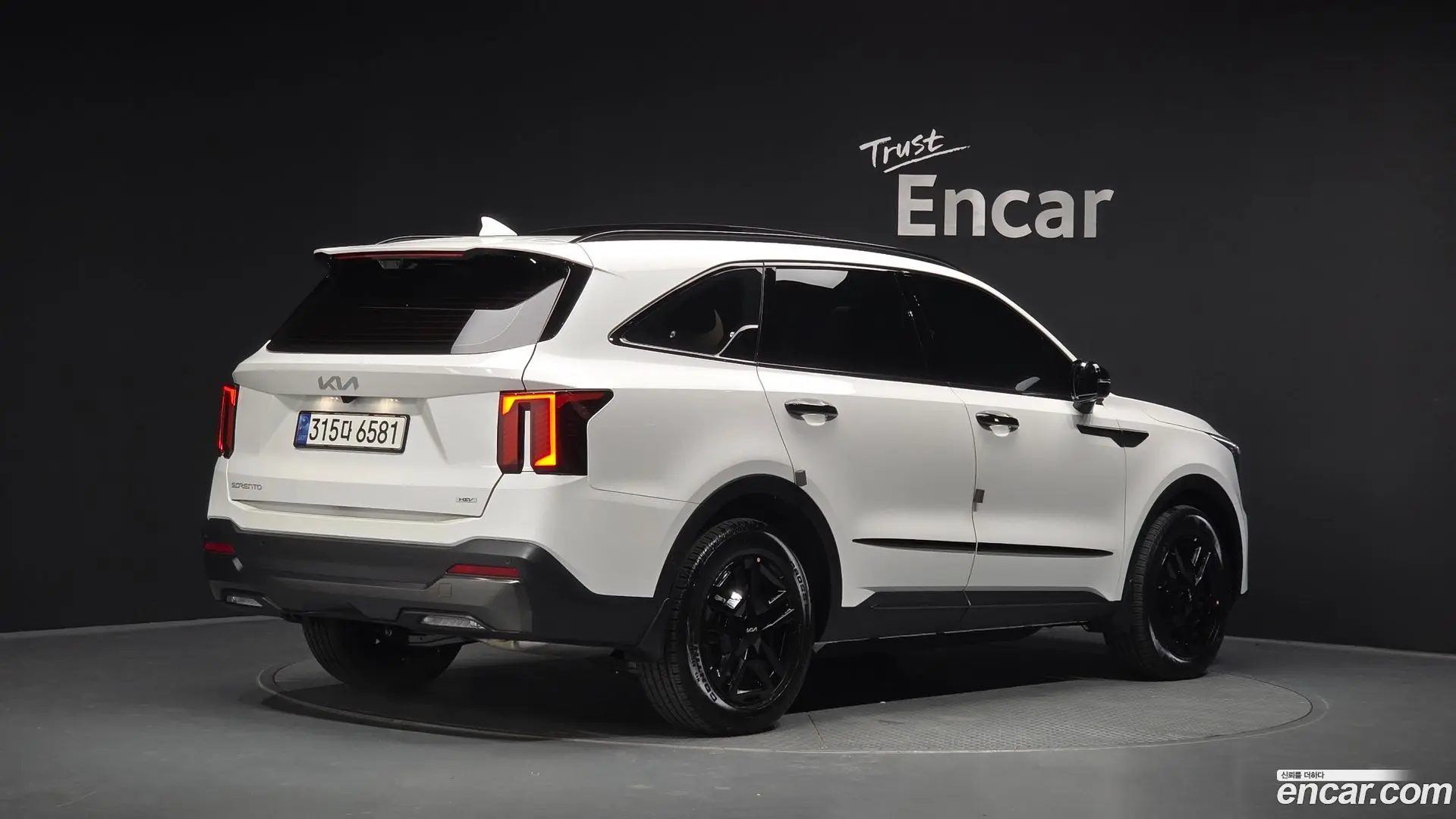 Main__Slider__Photo:Sorento Kia 2024.8-1