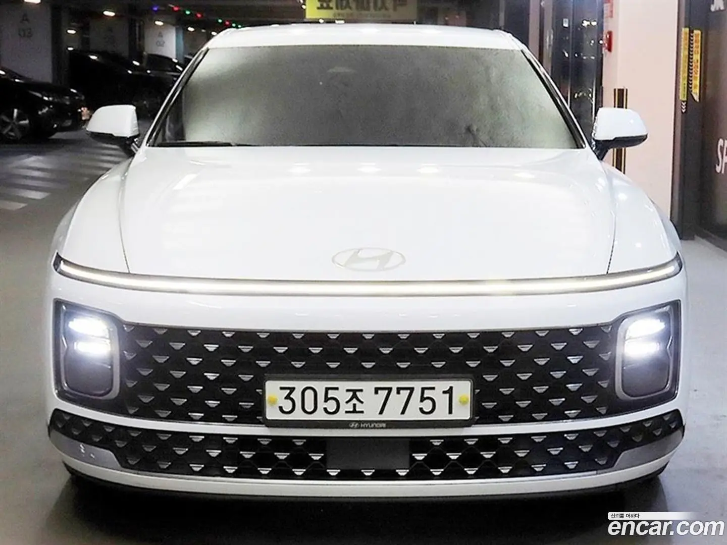 Main__Slider__Photo:Grandeur Hyundai 2023.10-1