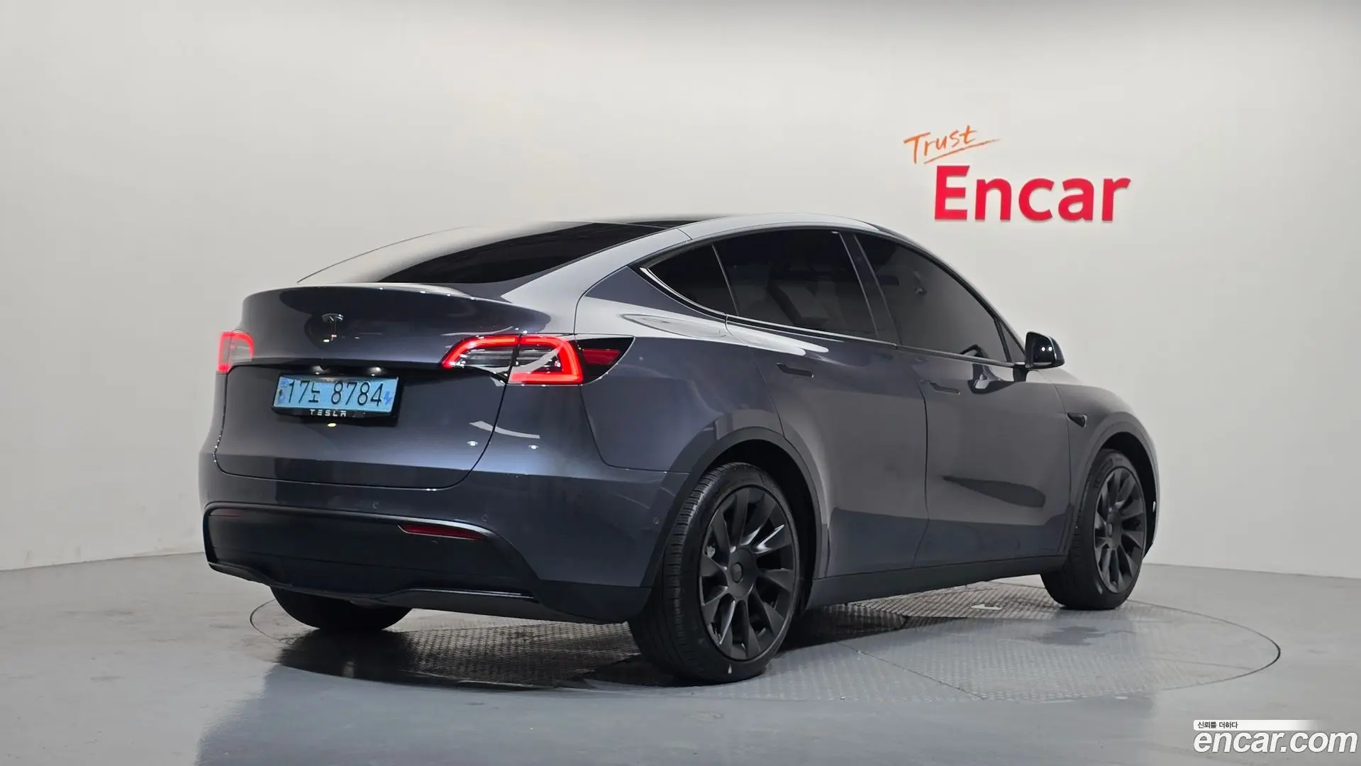 Main__Slider__Photo:Model Y Tesla 2021.5-1