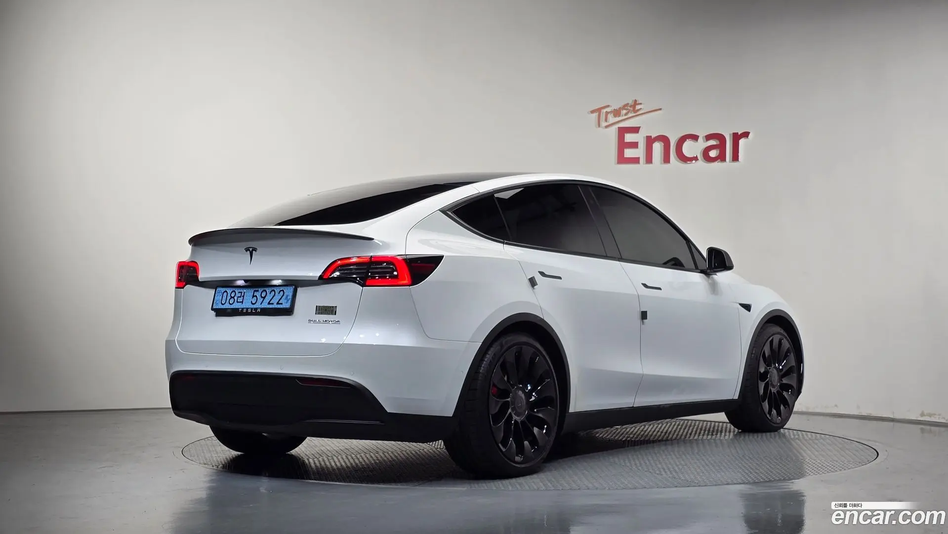 Main__Slider__Photo:Model Y Tesla 2022.7-1