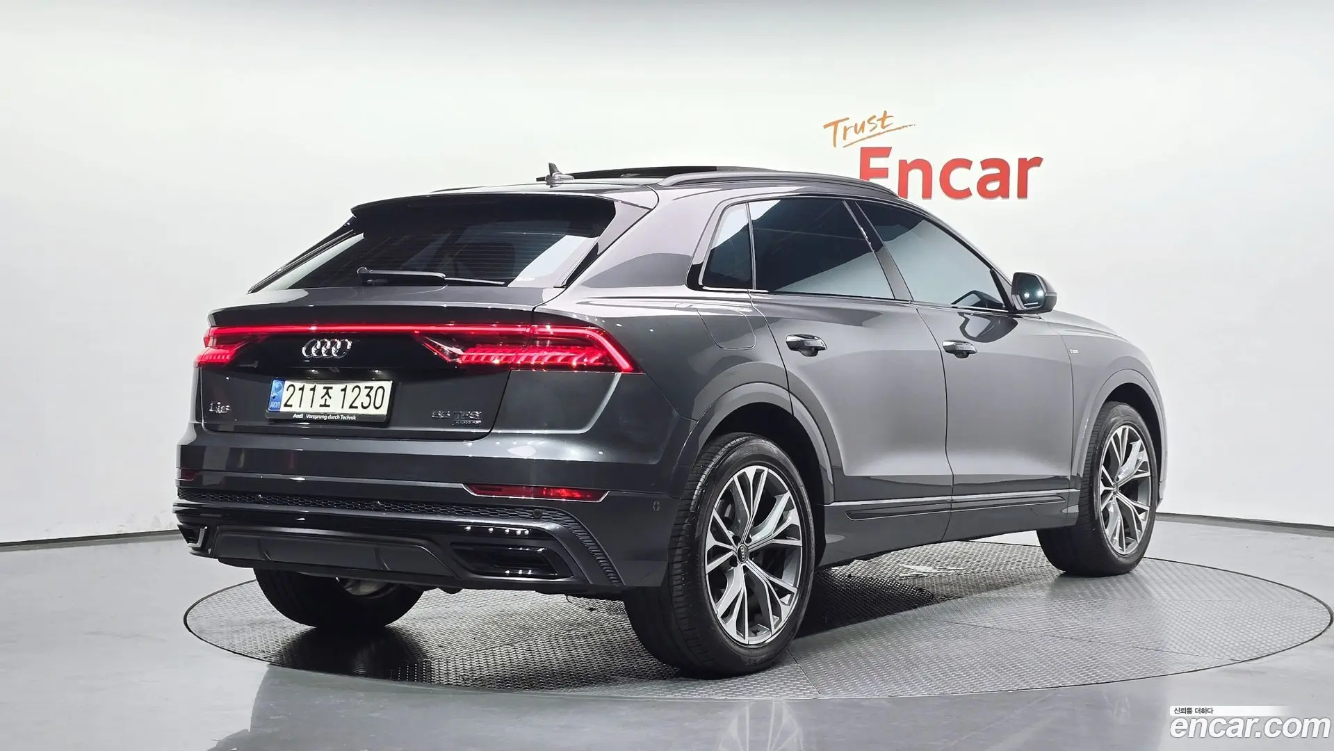 Main__Slider__Photo:Q8 Audi 2022.7-1
