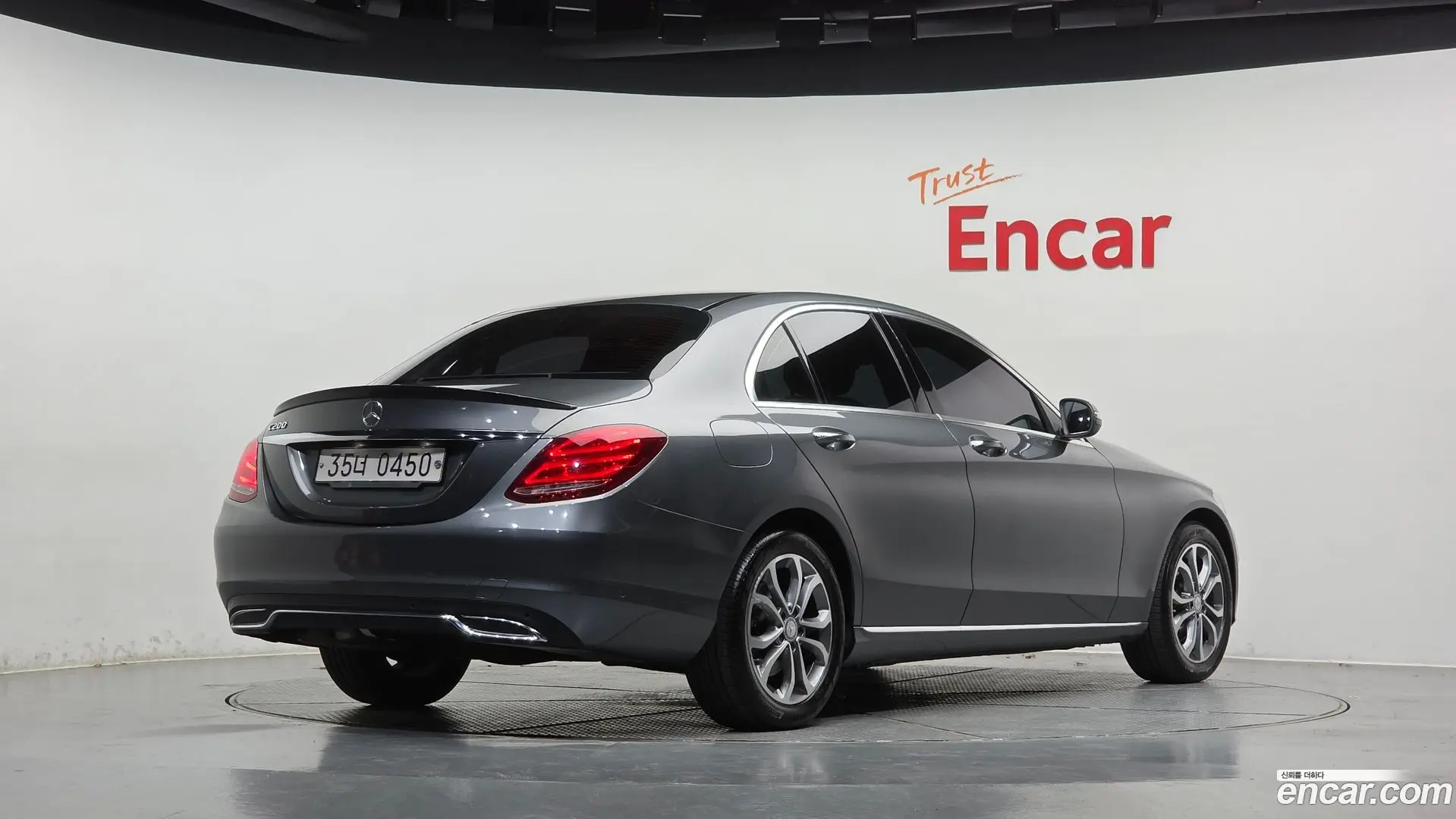 Main__Slider__Photo:C-Class Mercedes-Benz 2016.9-1