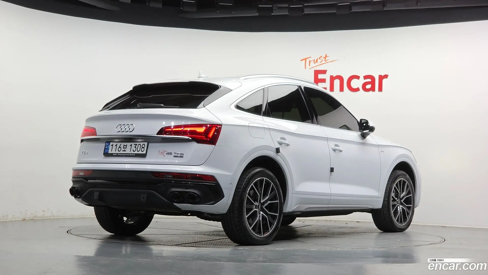 Main__Slider__Photo:Q5 Audi 2022.5-1