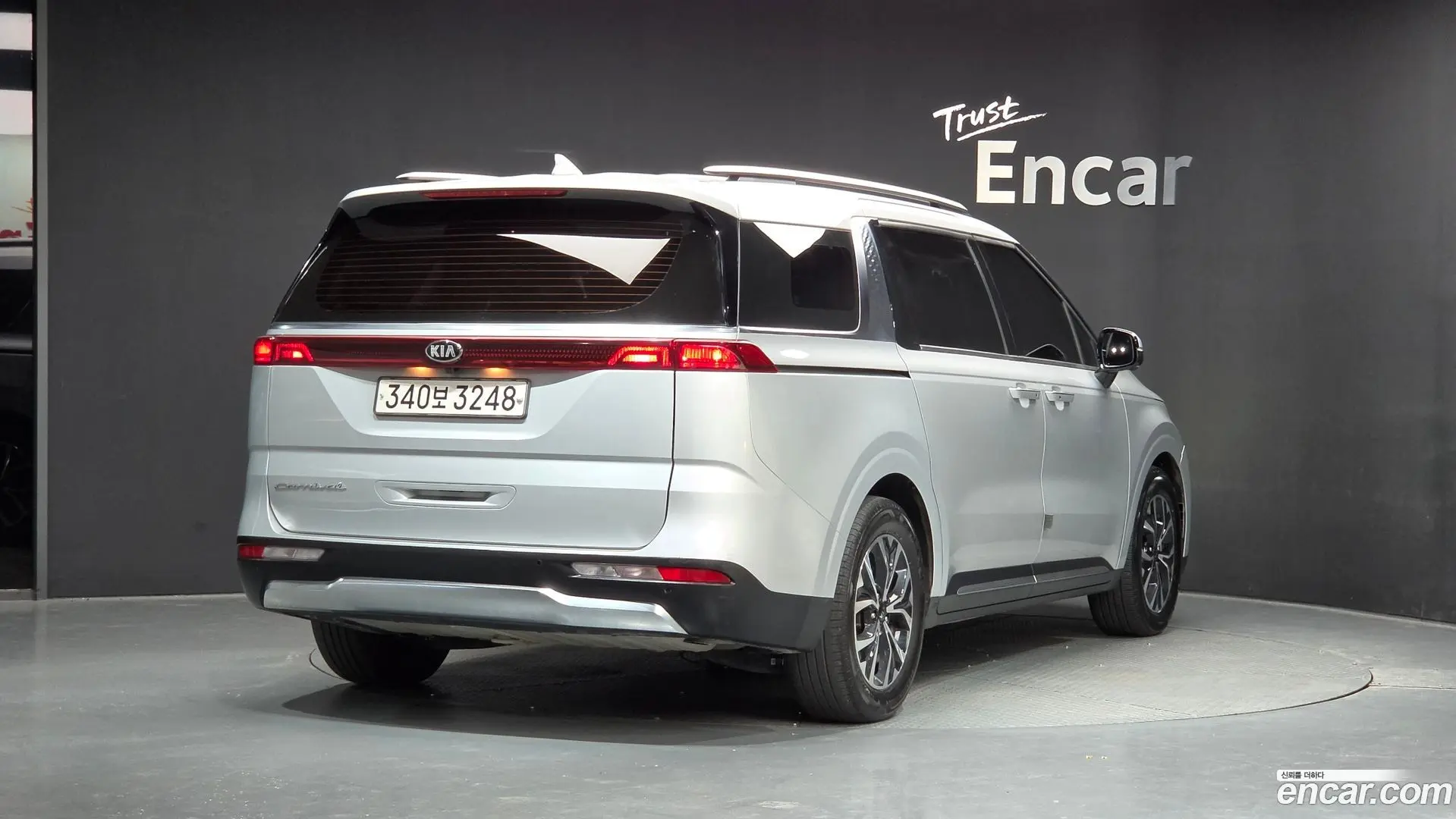 Main__Slider__Photo:Canival Kia 2021.5-1