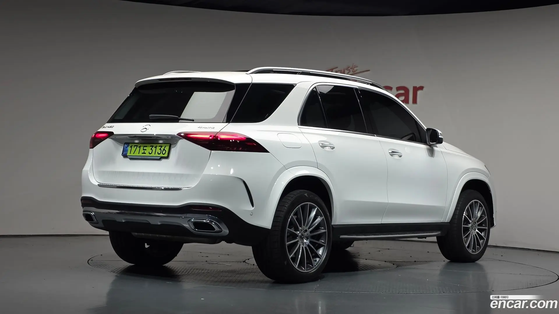Main__Slider__Photo:GLE-Class Mercedes-Benz 2025.4-1