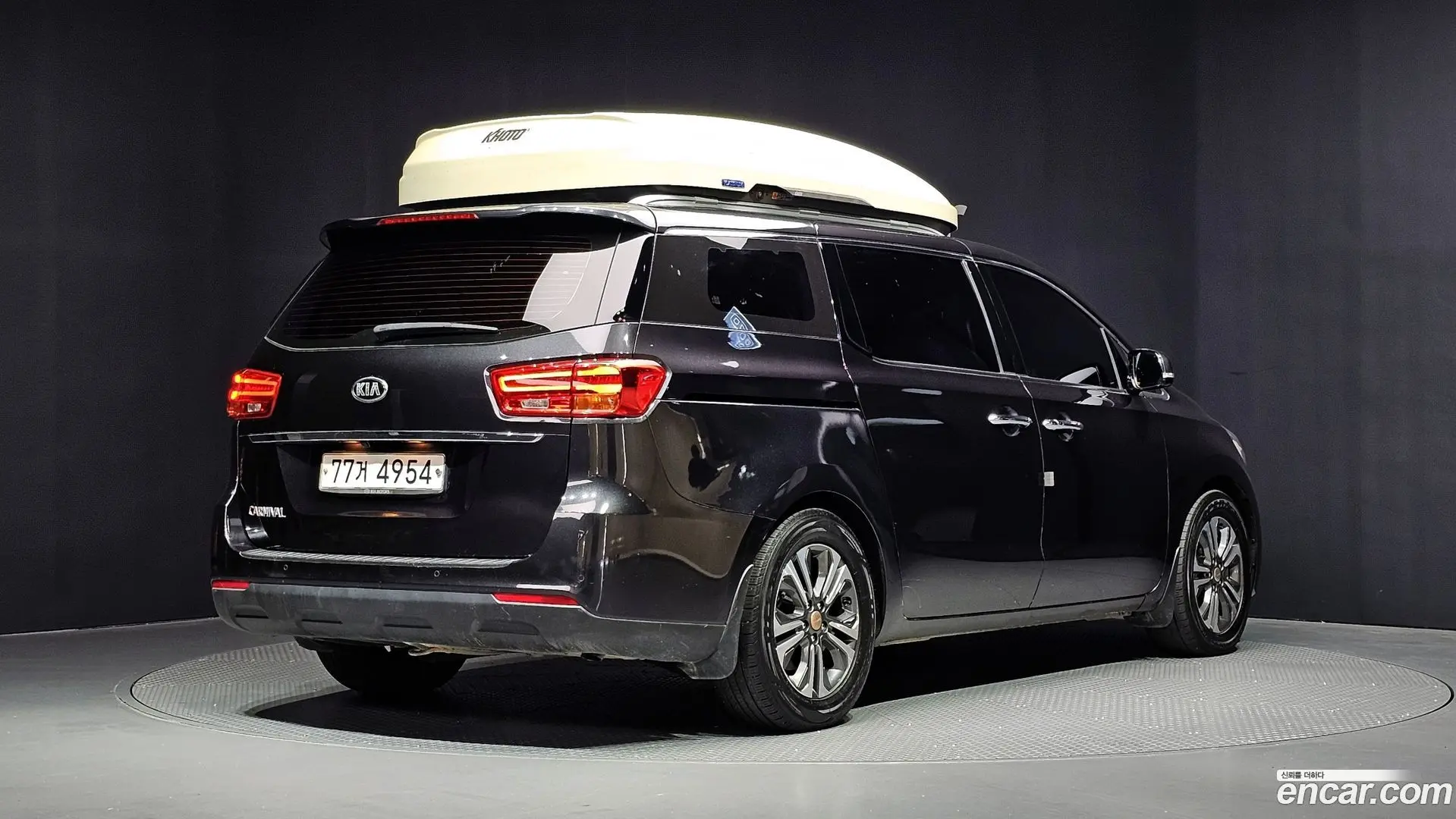 Main__Slider__Photo:Canival Kia 2018.8-1