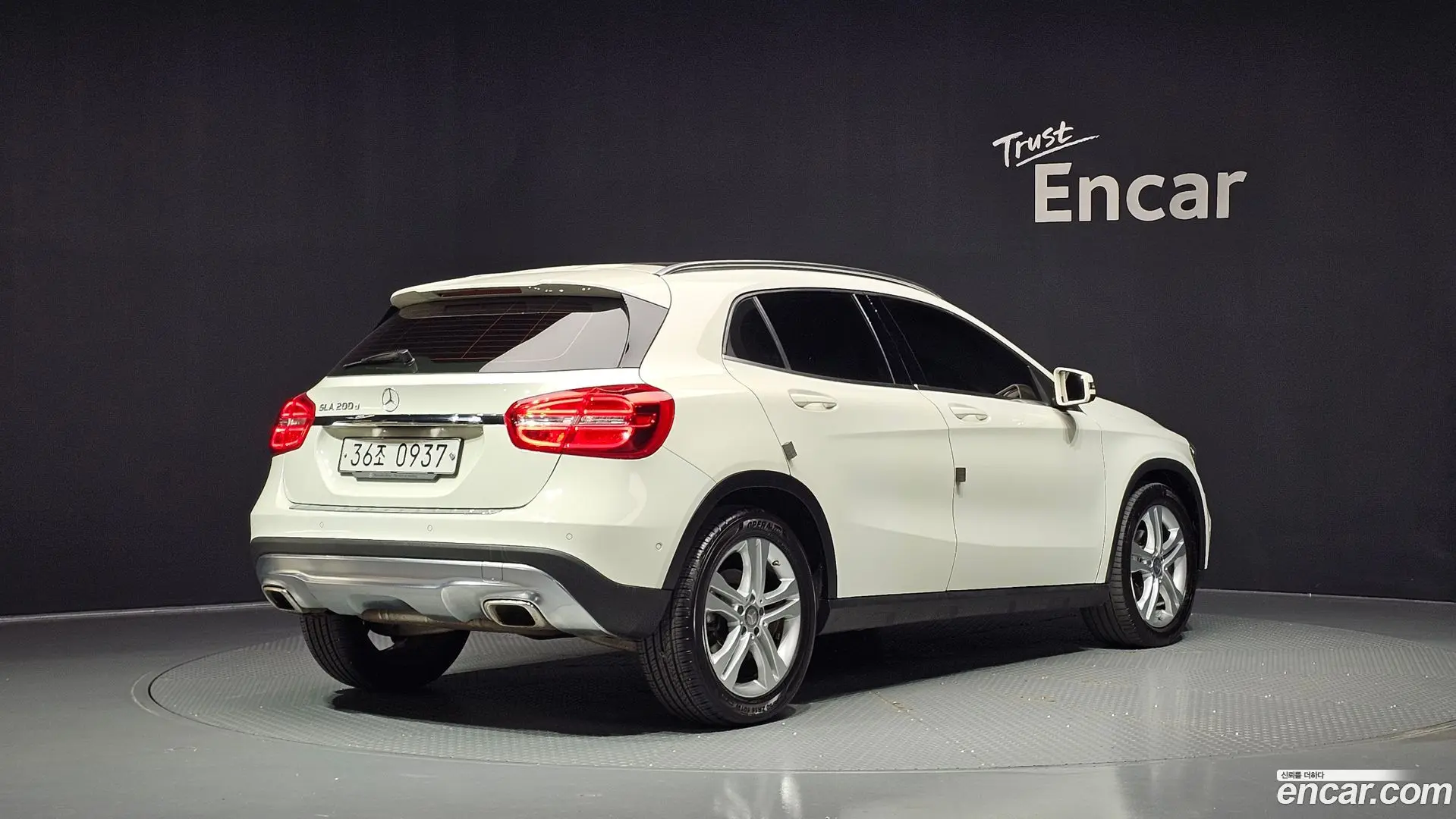 Main__Slider__Photo:GLA-Class Mercedes-Benz 2016.3-1