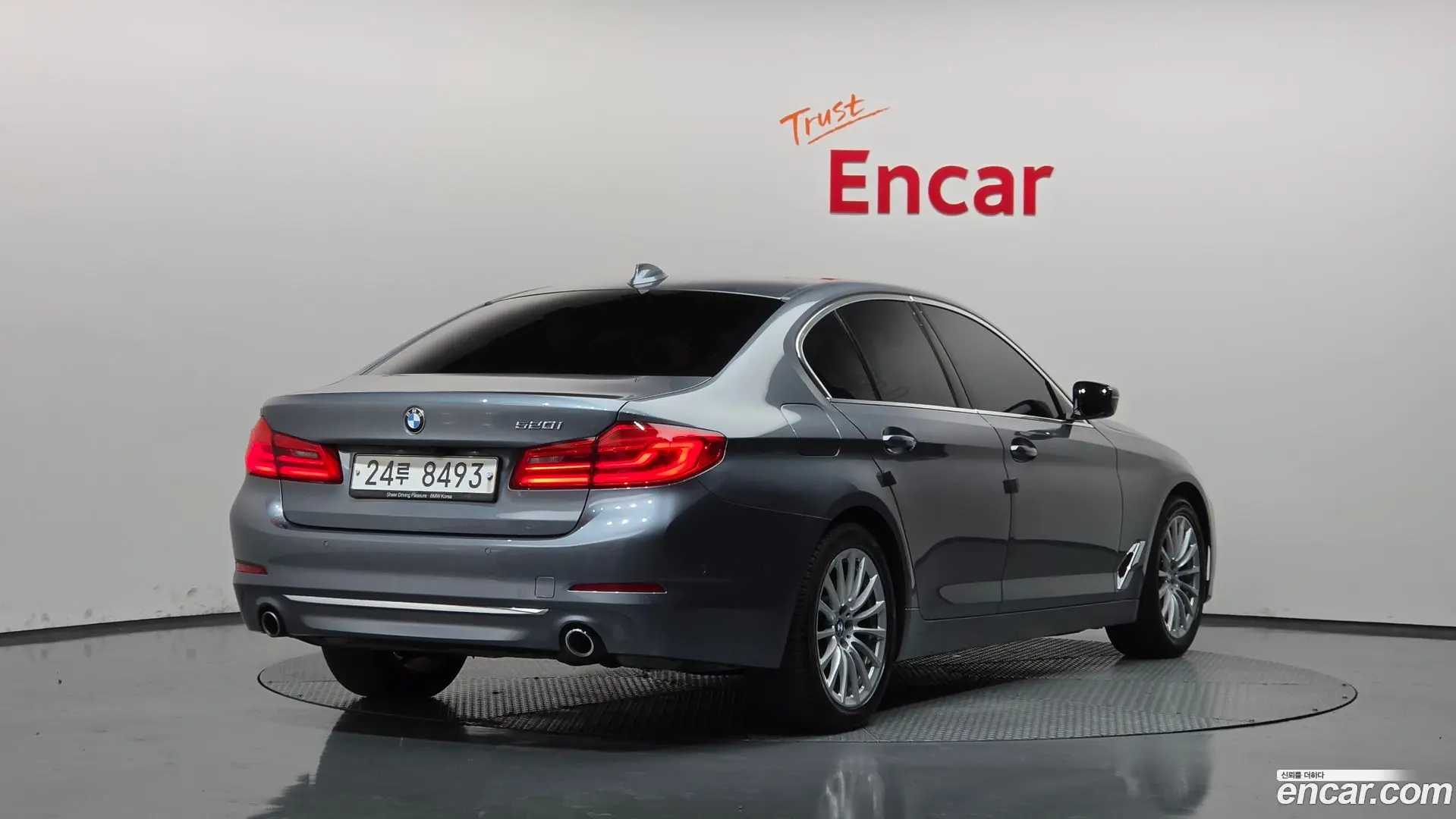 Main__Slider__Photo:5-Series BMW 2019.6-1